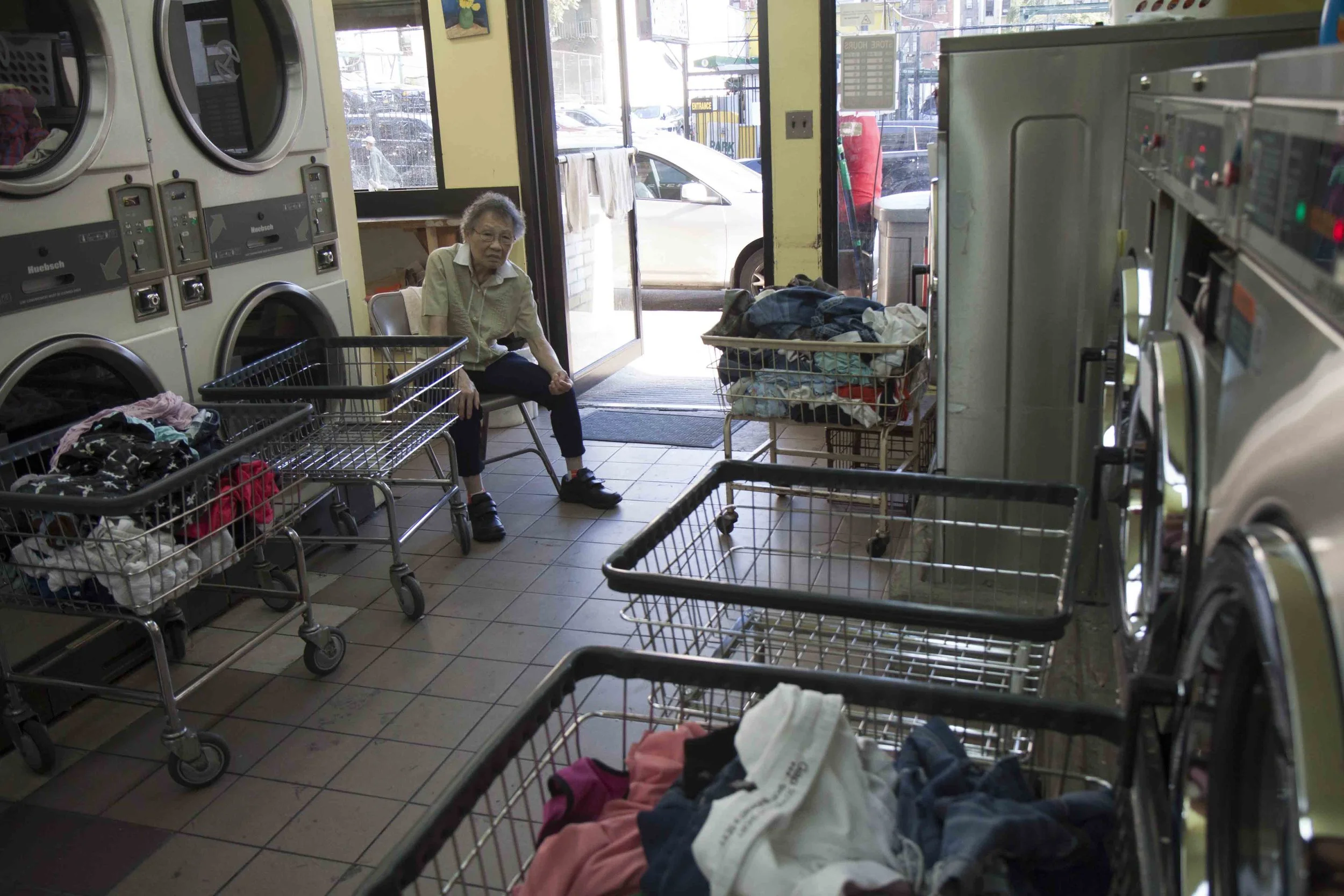 -8 160904.IMG_3311.OHenry-Laundromat.Kara-Chin.v1.jpg