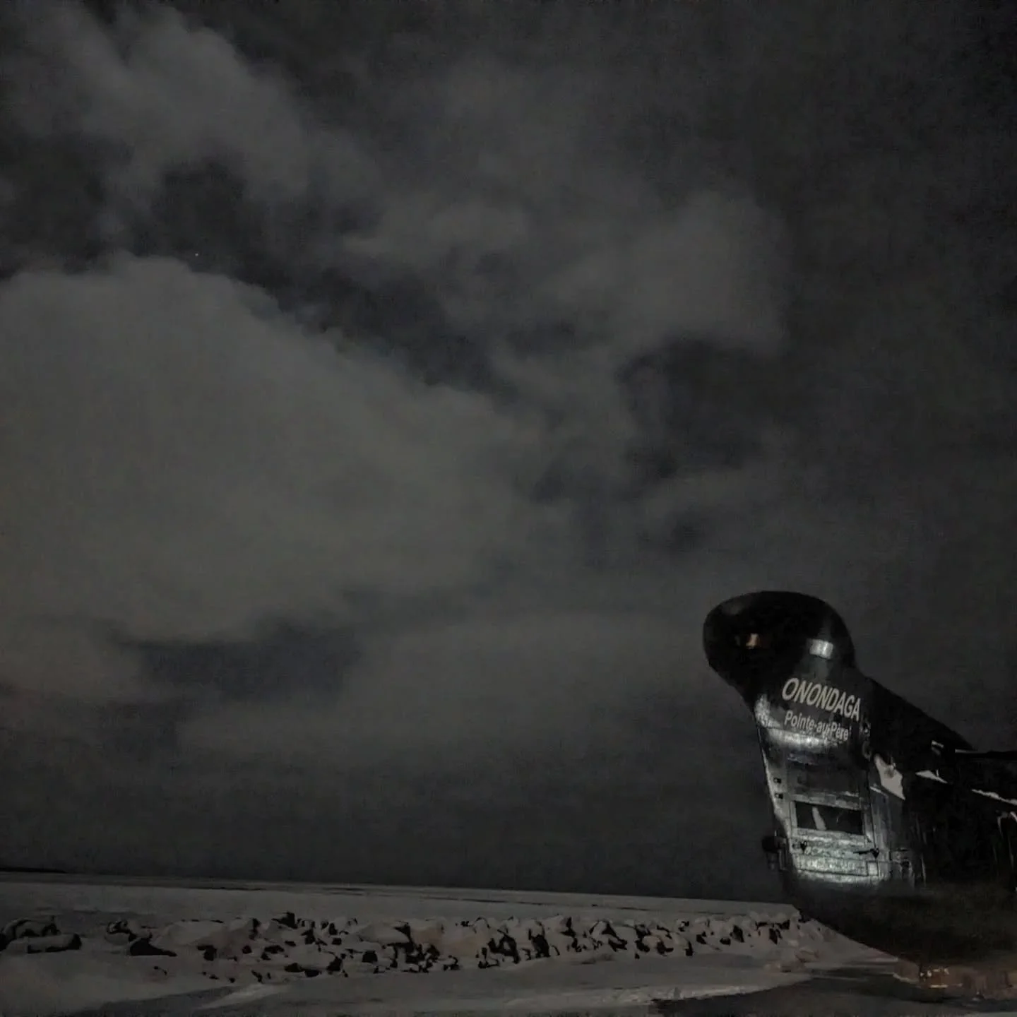 la nuit venue
Fleuve et For&ecirc;t