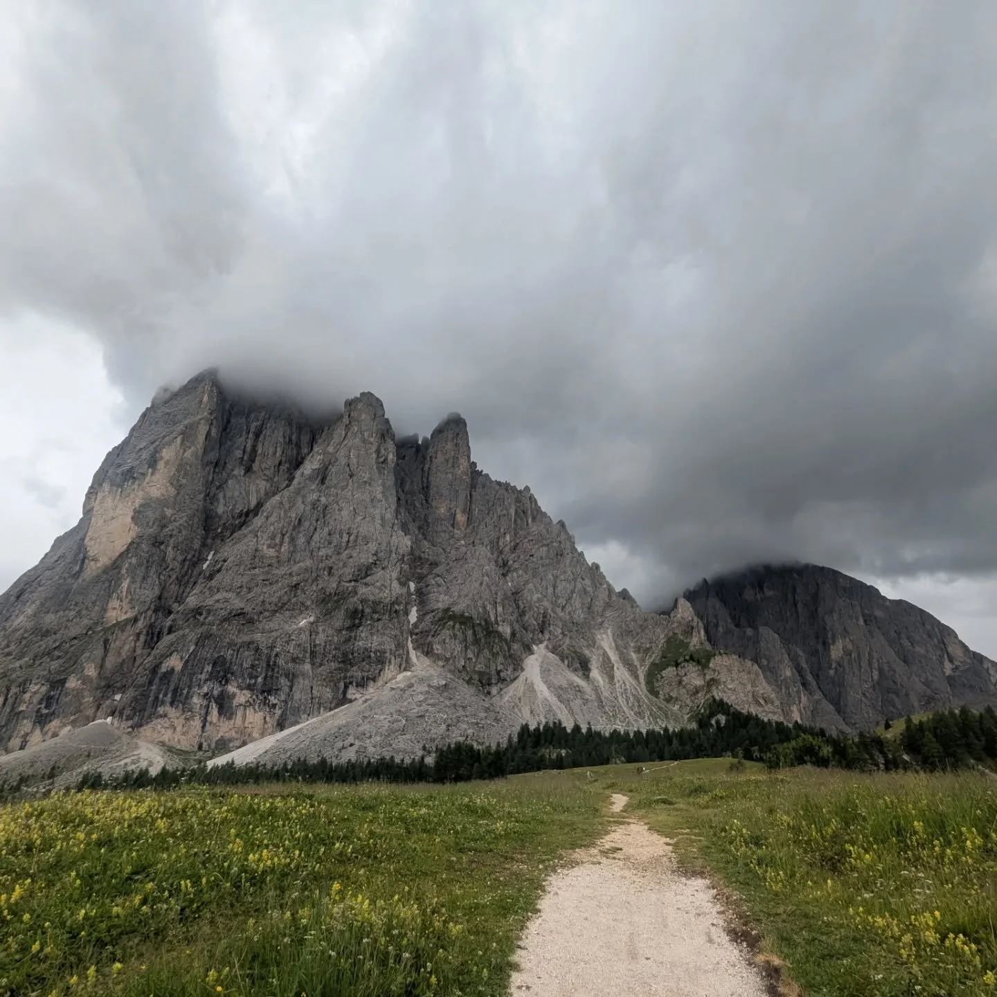 Dolomites - Sasso Lungo
Qu'il pleuve - Qu'il pleure