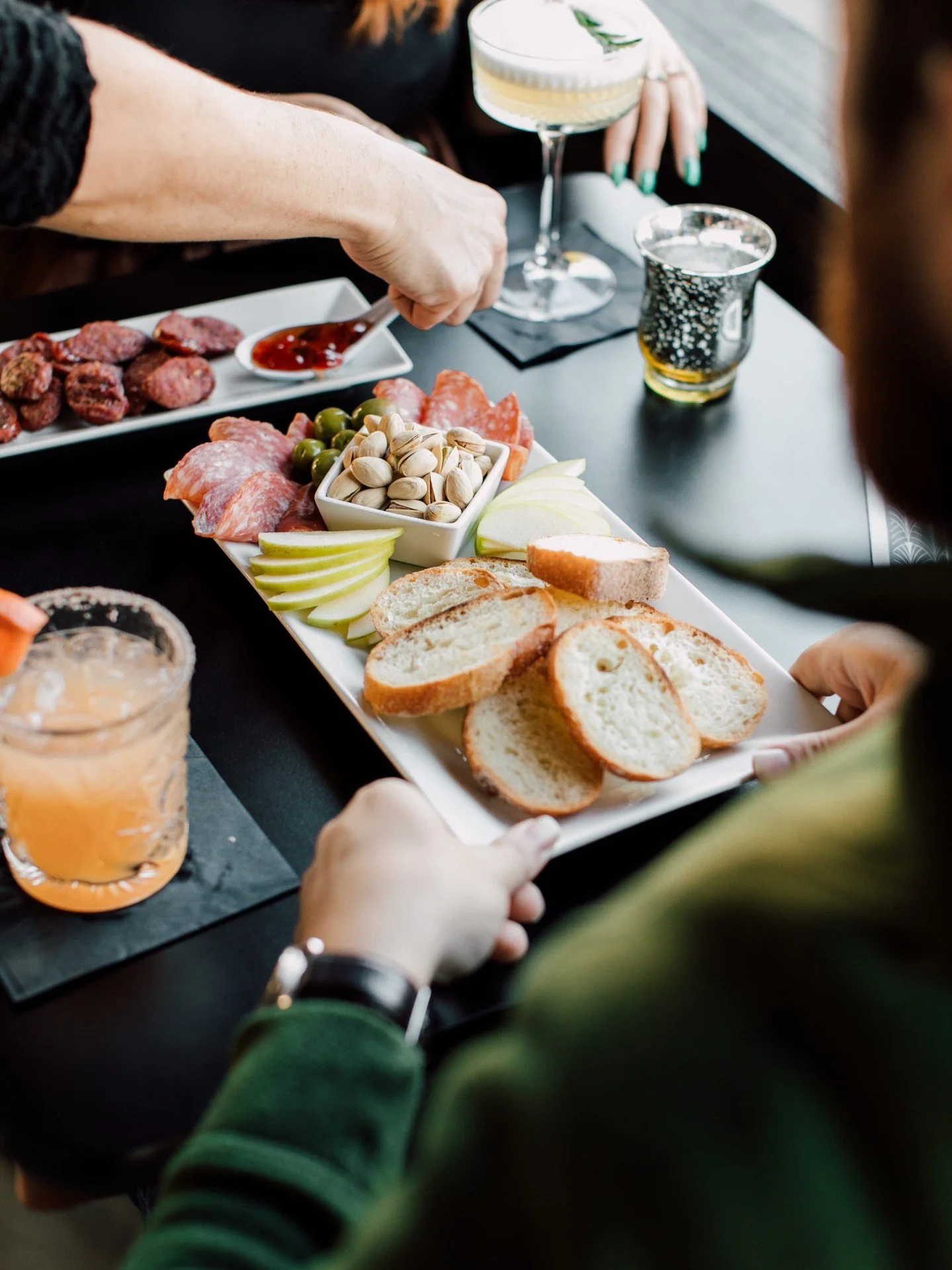 Something new is shaking at Galloway&rsquo;s 🍸

Our latest menu has officially arrived, and it&rsquo;s full of fresh flavors, unexpected pairings, and plenty of new favorites waiting to be claimed.

A little taste of what&rsquo;s on the menu:
🫐  Mi