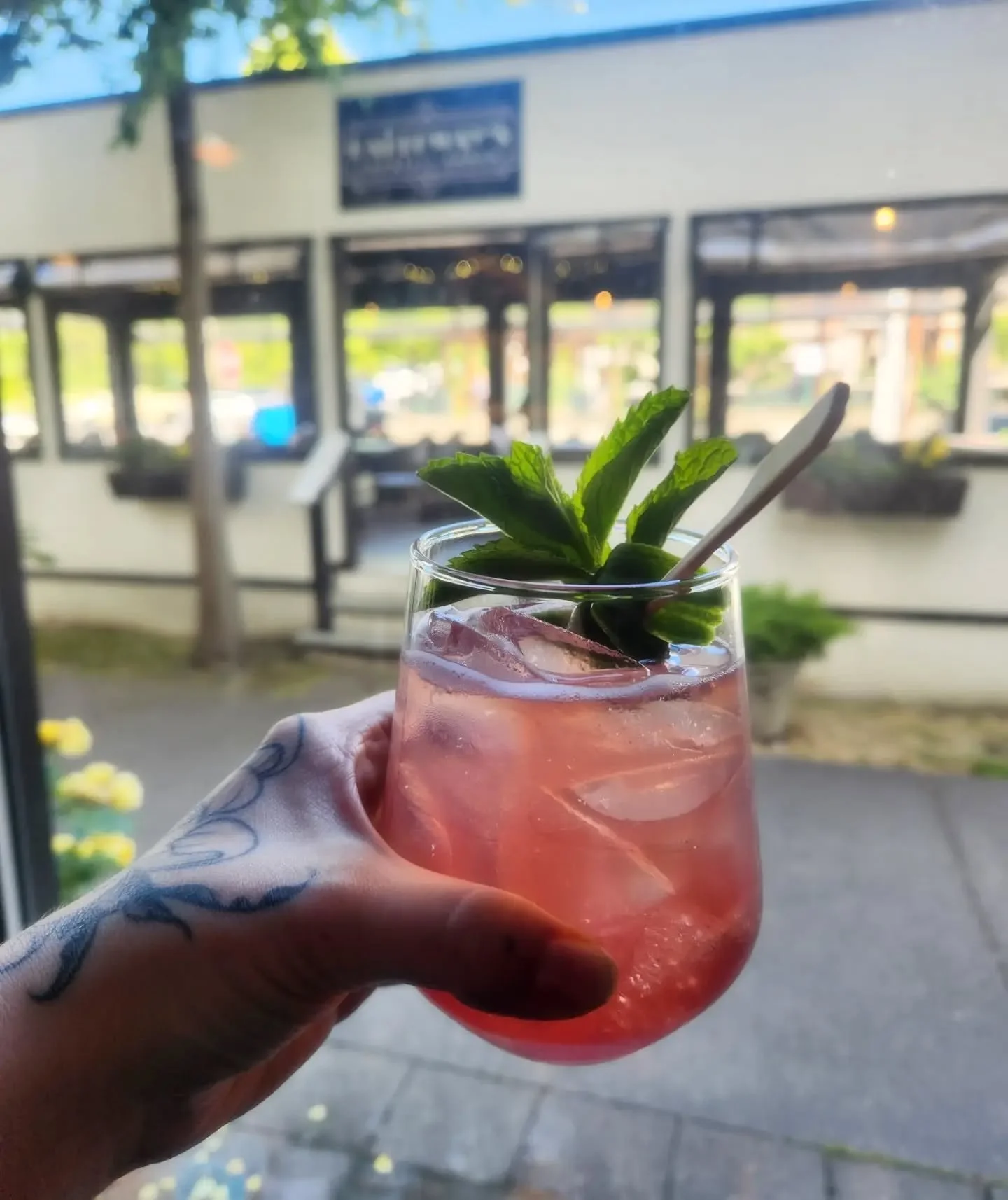 Moonbeam ~  cucumber infused Timberline vodka, creme de mure, St Germaine, lemon, bubbly

Perfect way to welcome the sunshine back! 🍹🌞