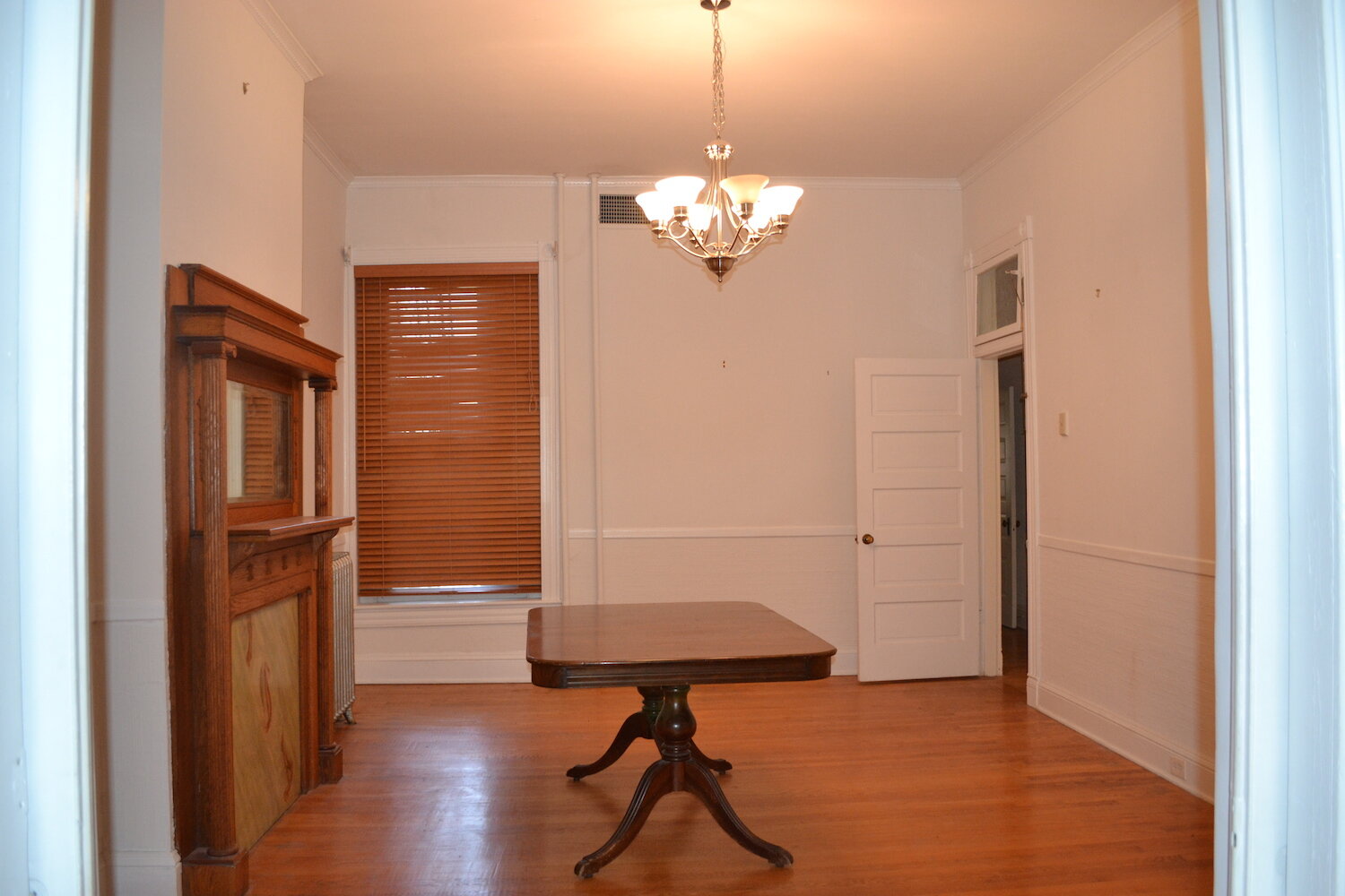 2922.Duplex.1.Dining Room.jpg