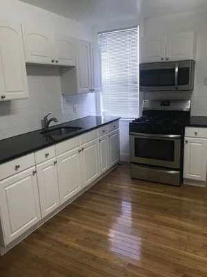 1527 Union kitchen.webp