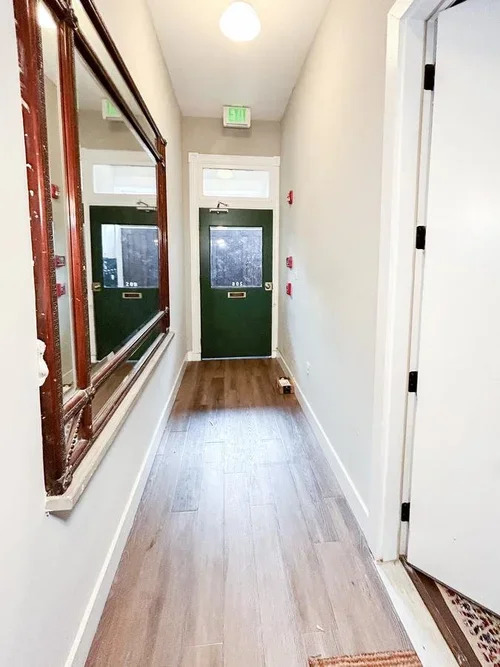 208 E Biddle 2.webp