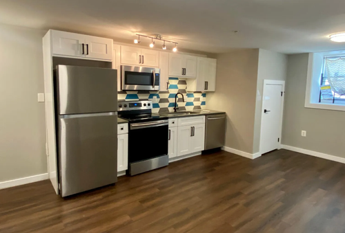 208 E Biddle #1 - studio