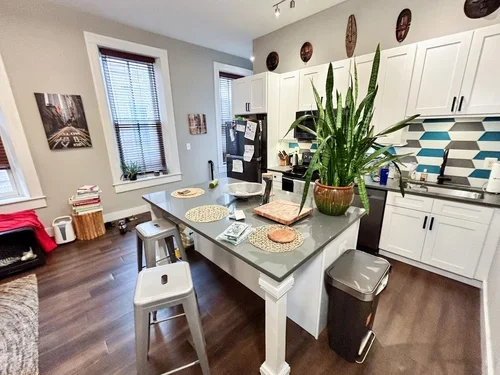 208 E Biddle #3 - 2 bedroom
