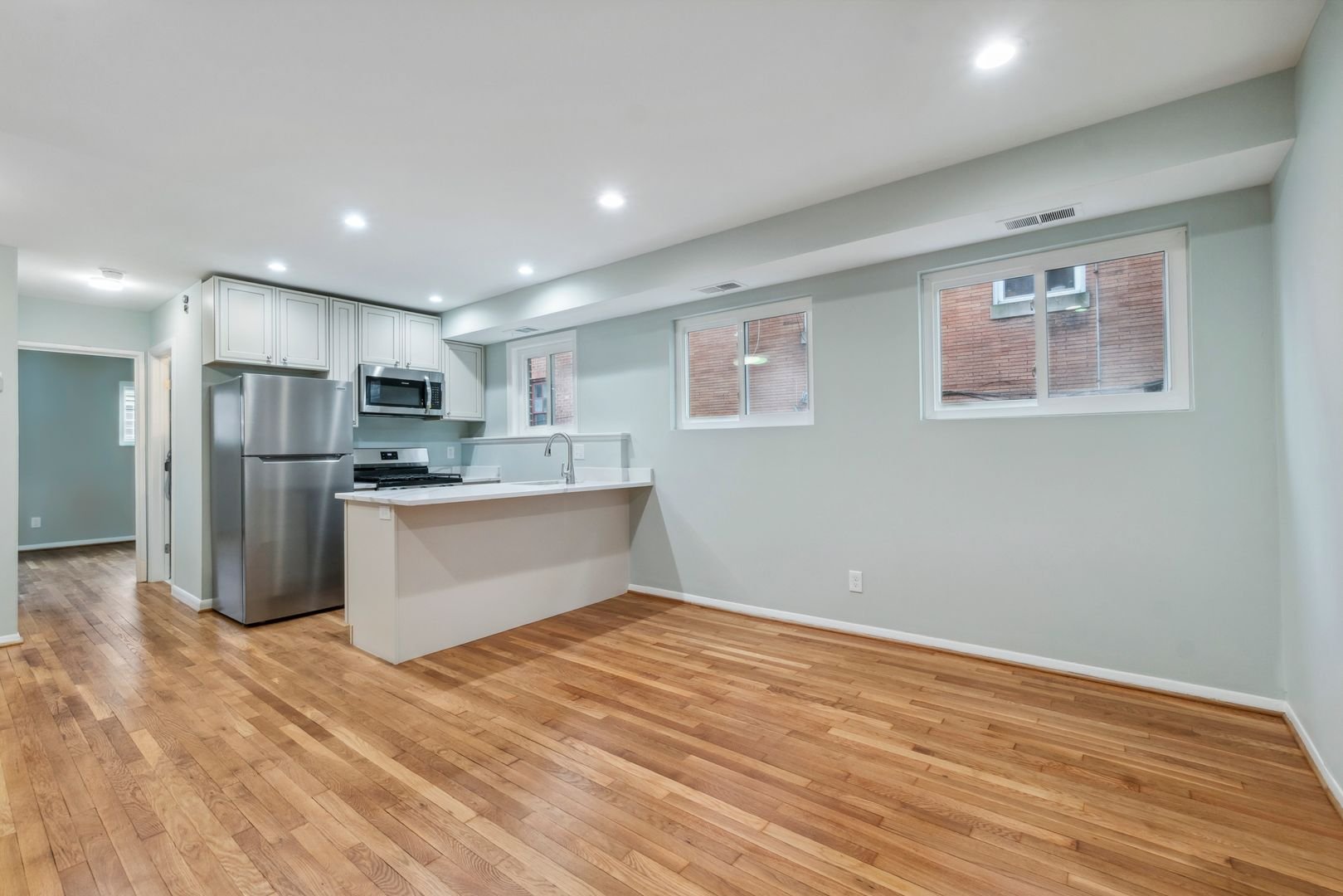 2637 living room 2.jpeg