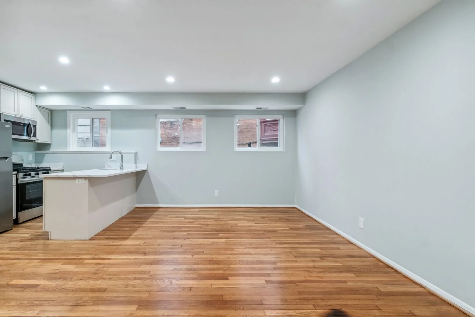 2637 living room 1.jpeg