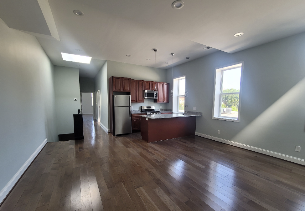 2635 St. Paul #2 - 3 bed / 2 bath