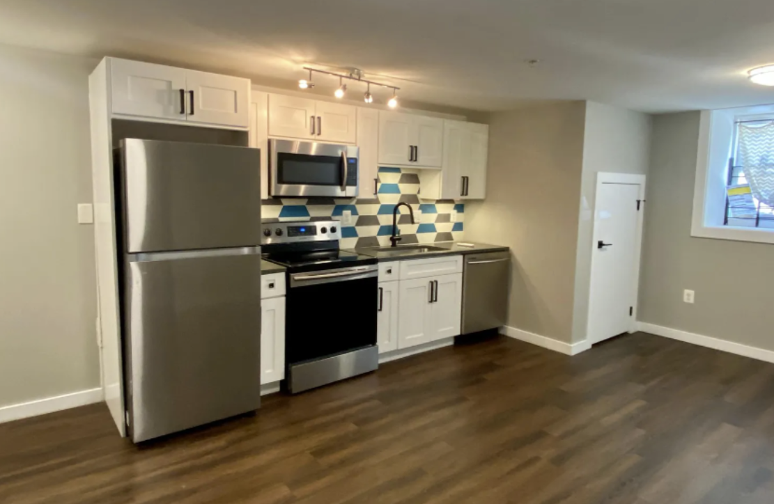 208 E Biddle #1 - studio / 1 bath