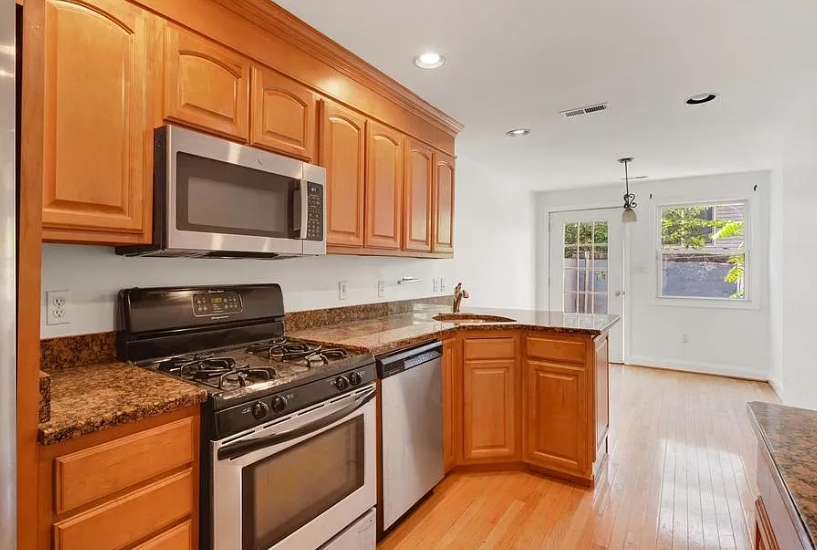 616 S Port - 4 bed / 3 bath