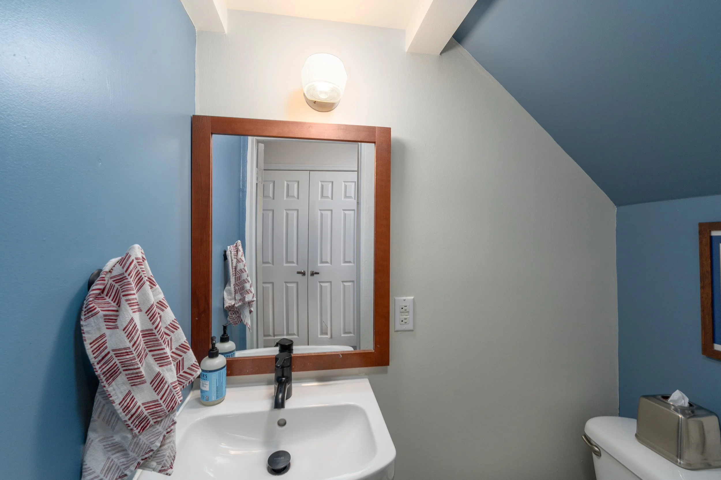Powder Room.jpg
