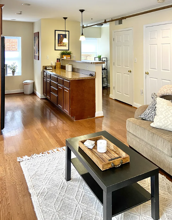 10 S Wolfe #101 - 1 bed / 1 bath