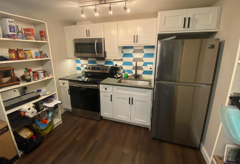 208 E Biddle #2 - studio / 1 bath