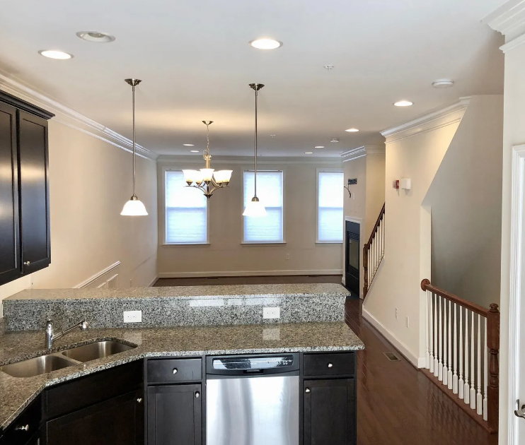 138 N Duncan - 3 bed / 3.5 bath