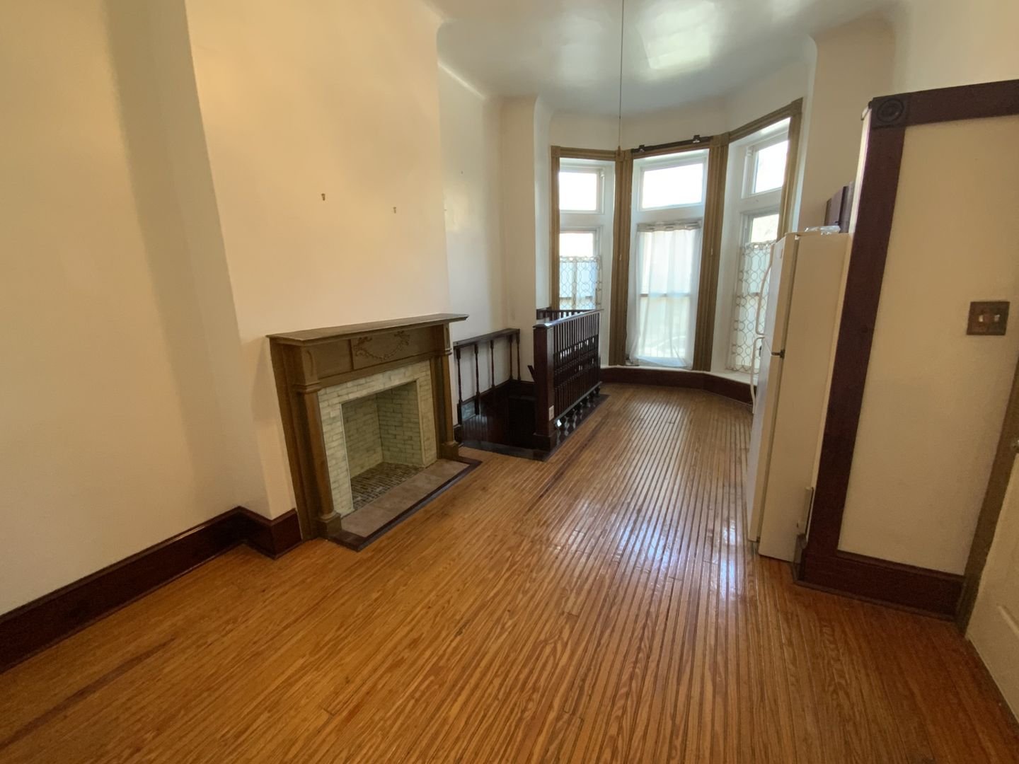 2735 St. Paul #1 - 1 bed / 1 bath