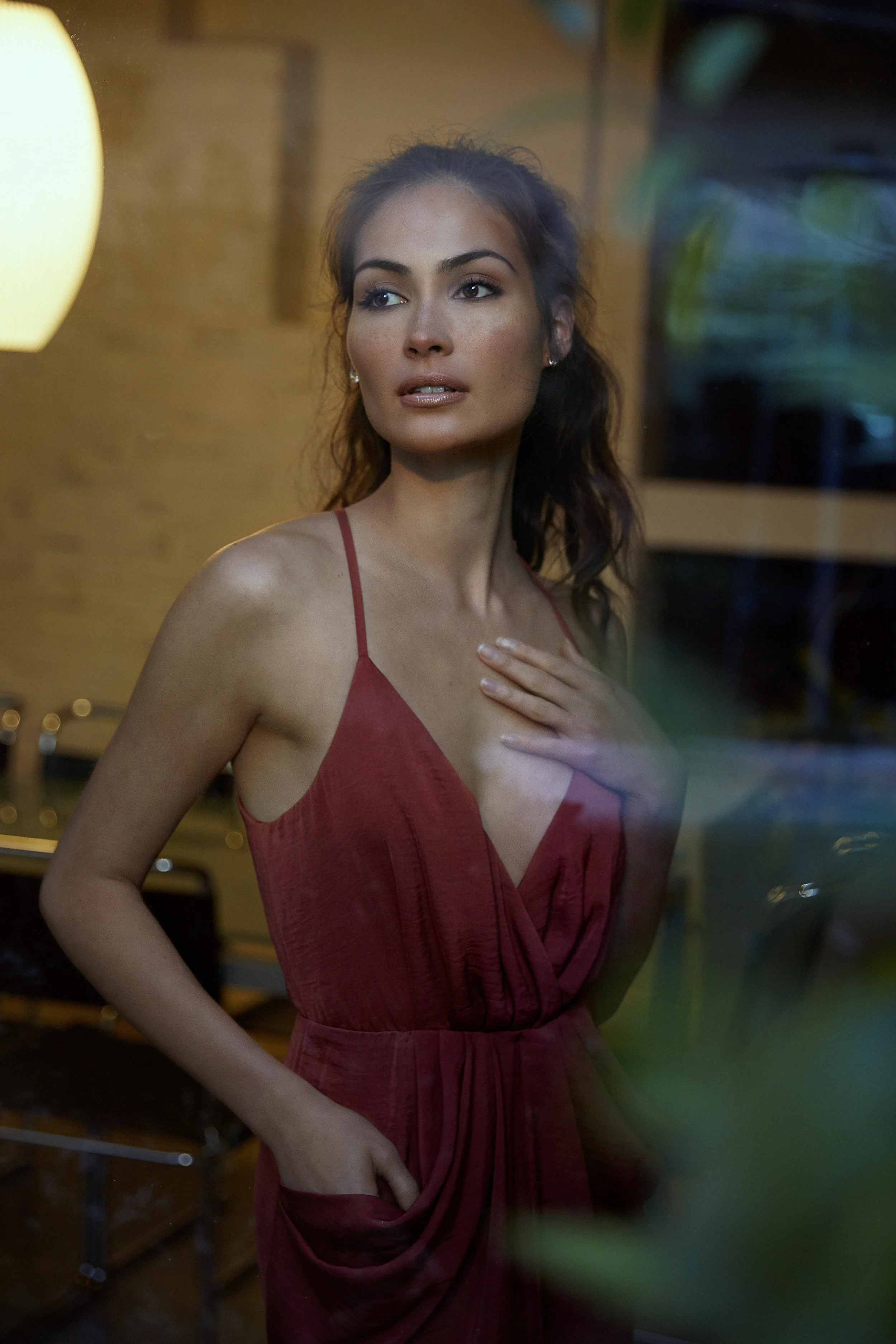 +05_Caitlin_Window_001_RT.jpg