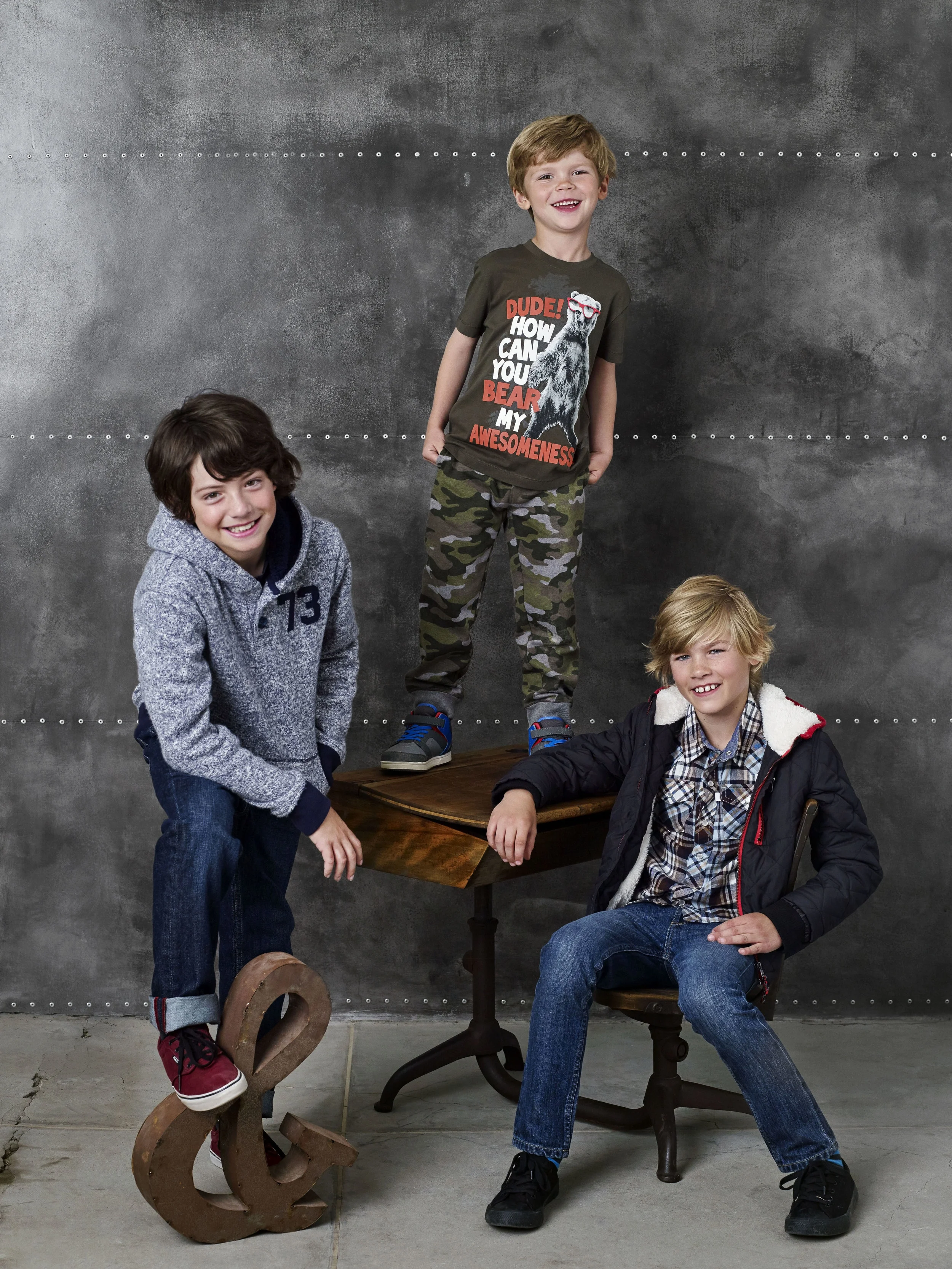 +06_Boys_Group_Desk_007_02.jpg