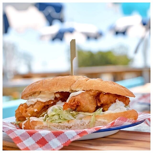 A good Thursday takeaway treat .. Crispy fishy burger 🍔 🤤