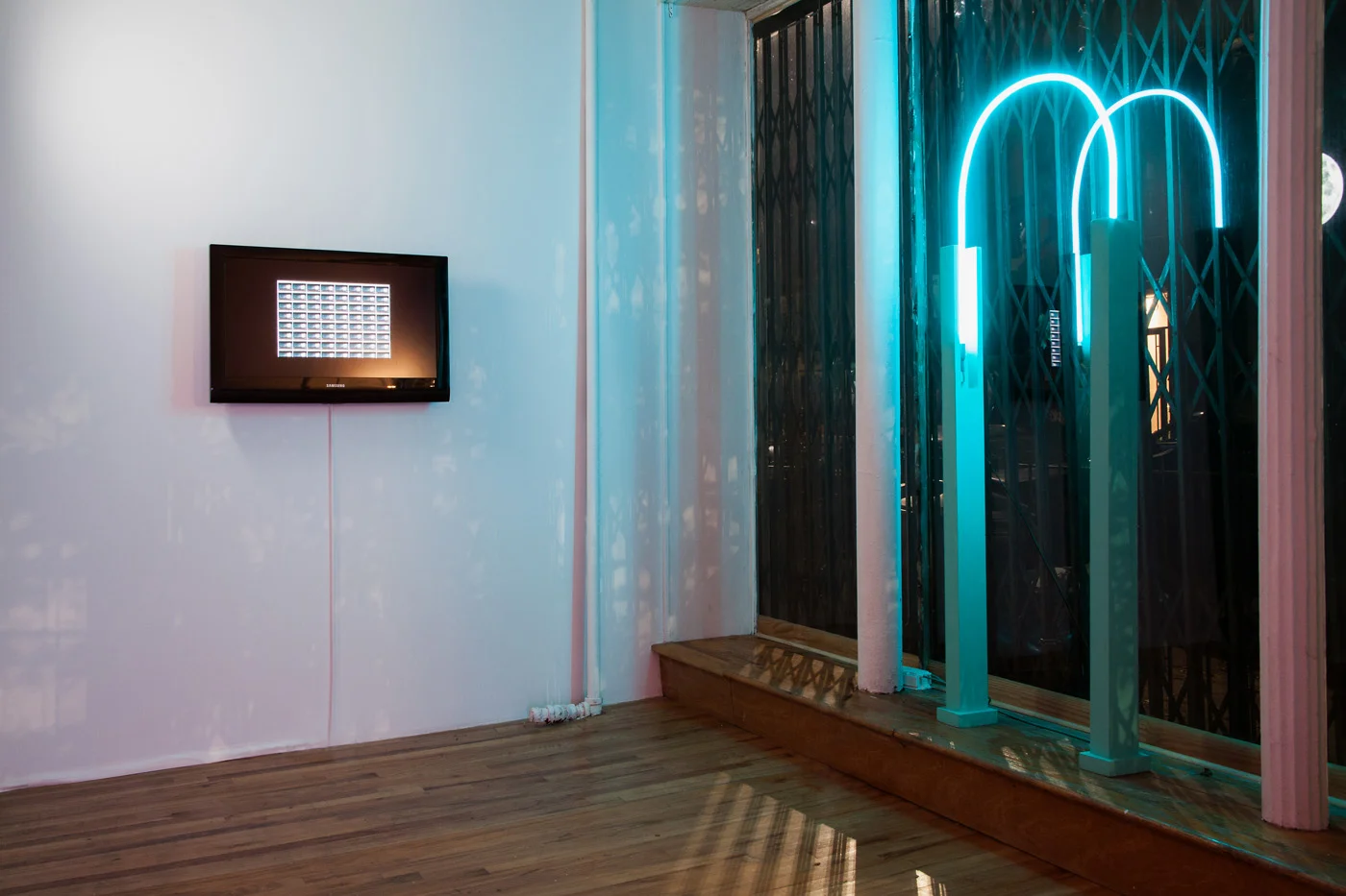 Robin Kang, Esther Ruiz