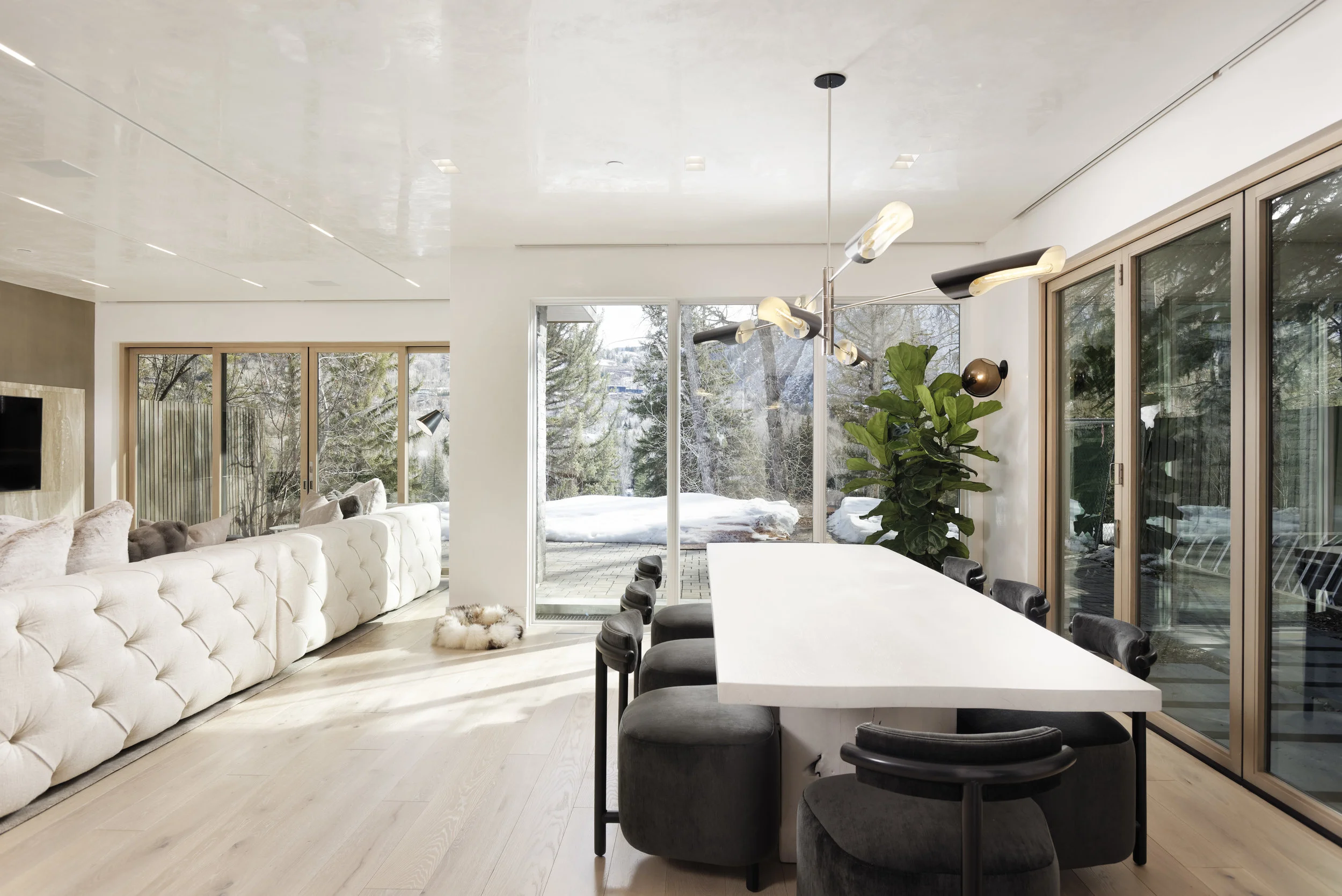 300LakeAve_HiRes003.jpg