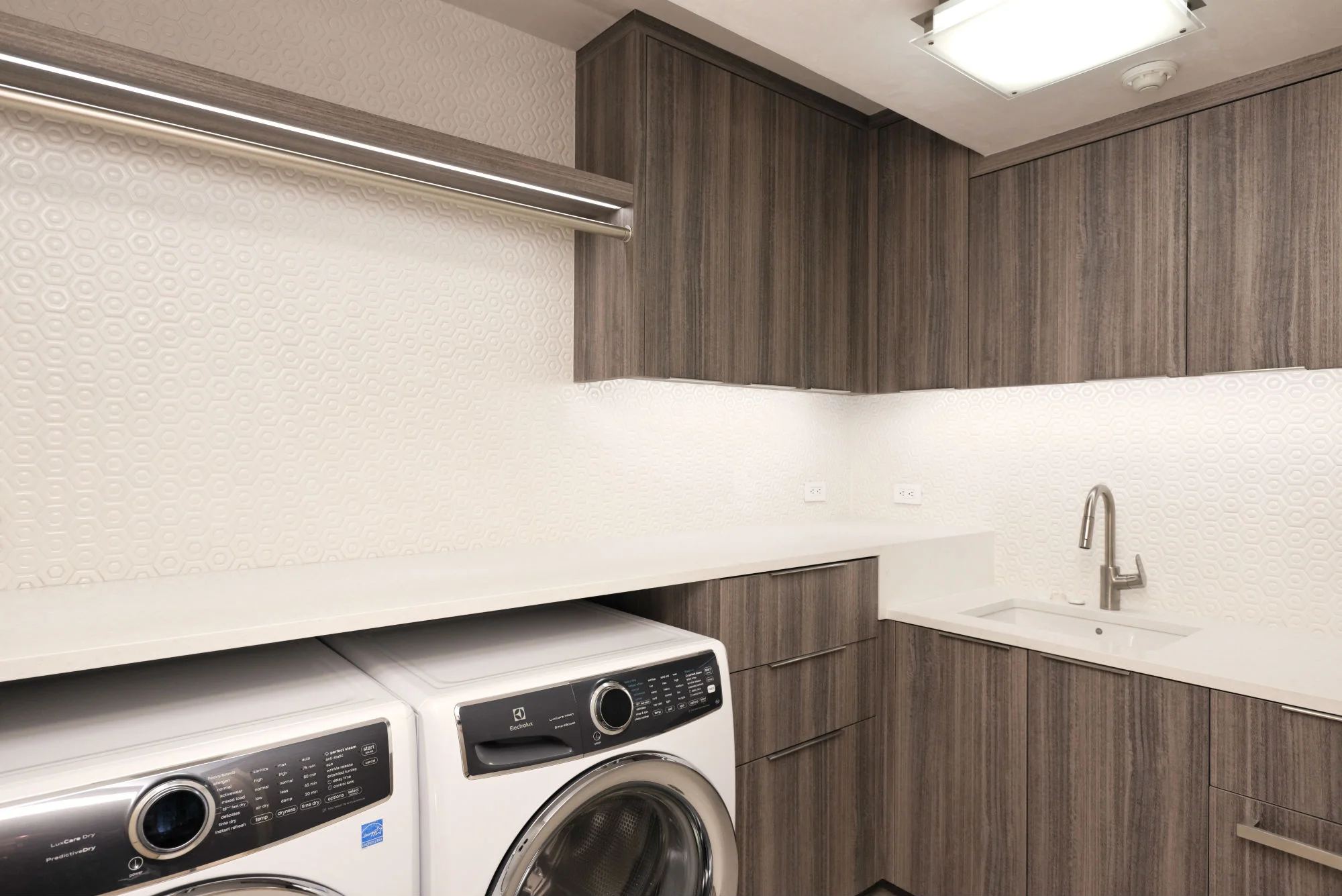 300LakeAve_HiRes025_2000x1335.jpg