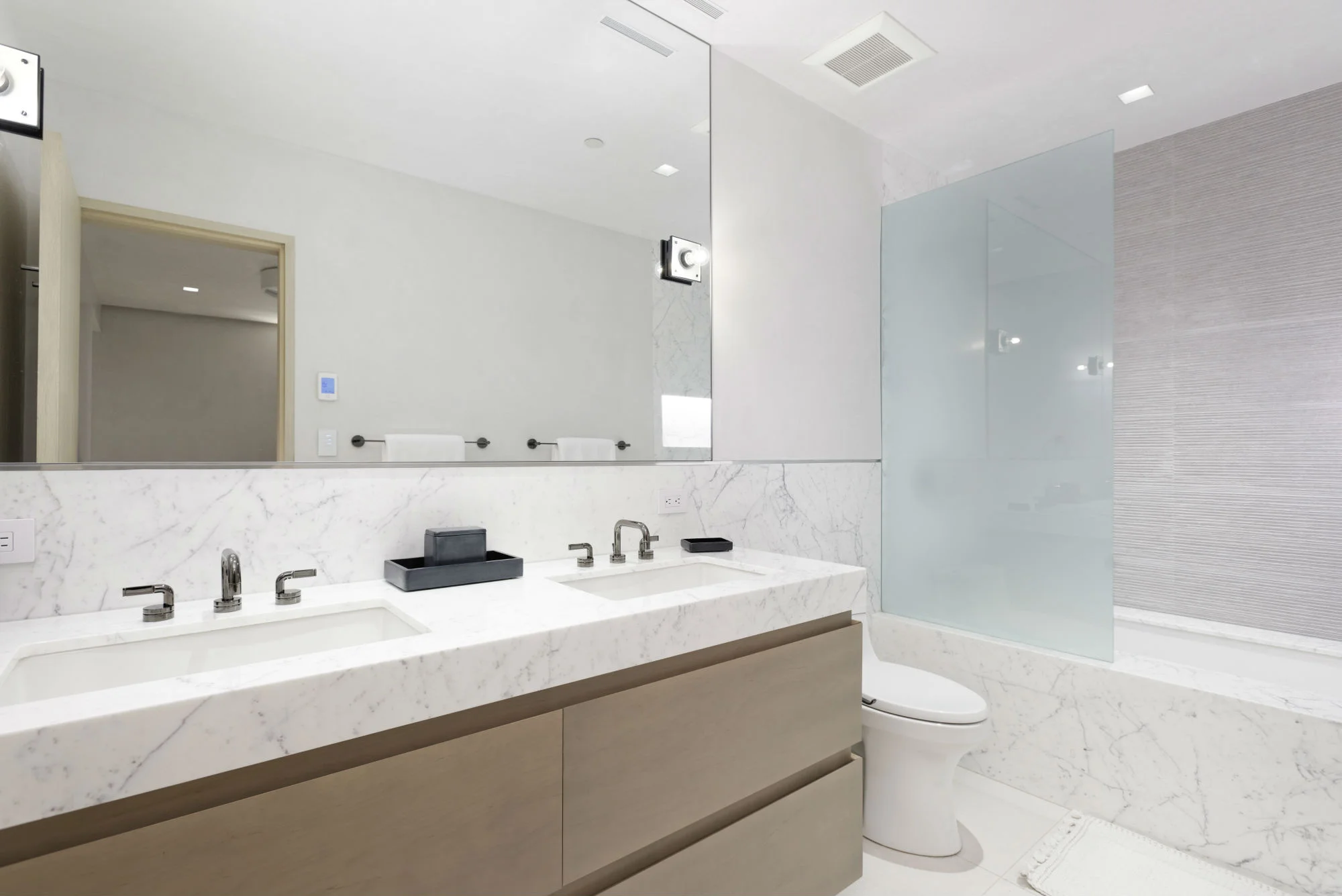 300LakeAve_HiRes028_2000x1335.jpg