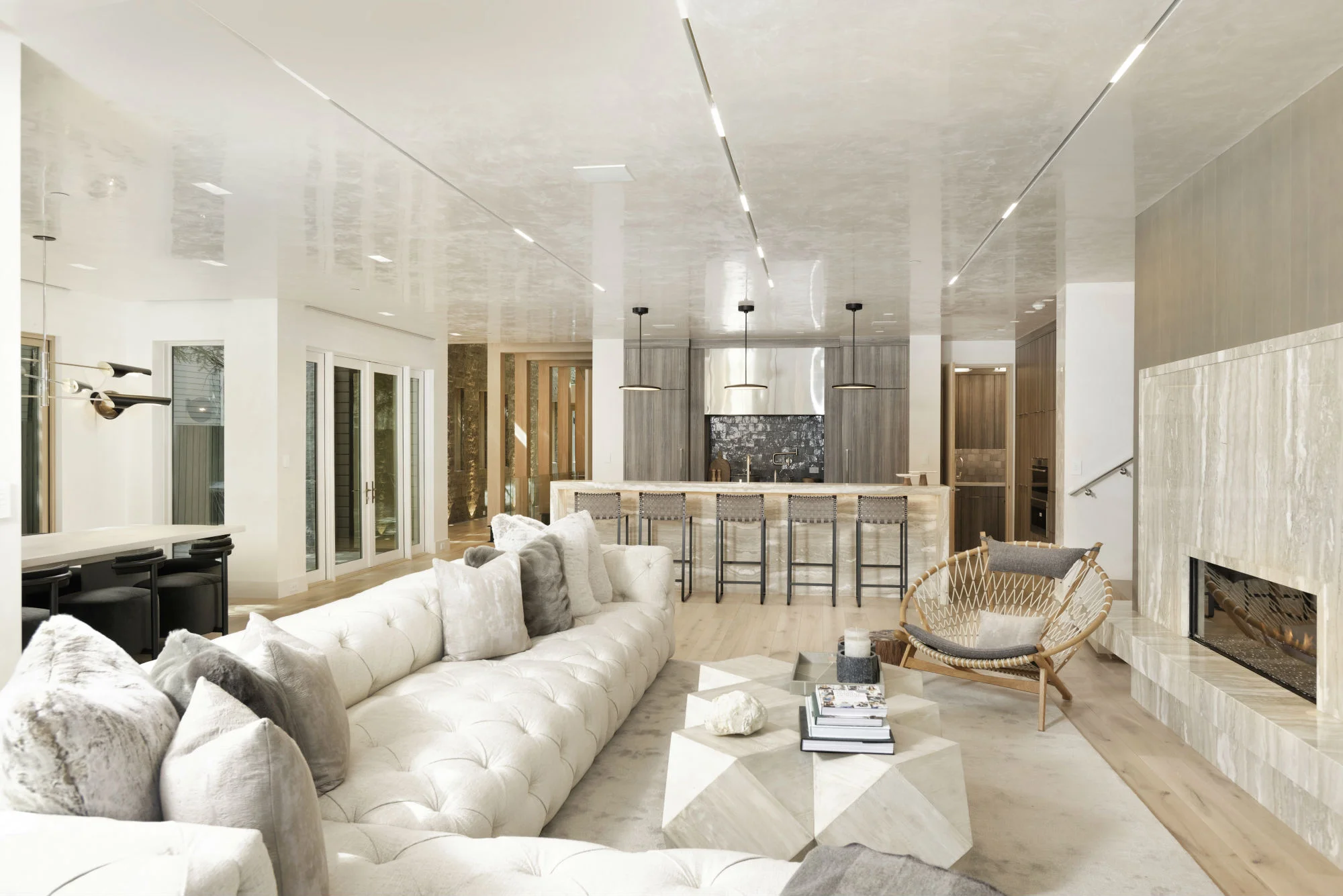 300LakeAve_HiRes019_2000x1335.jpg
