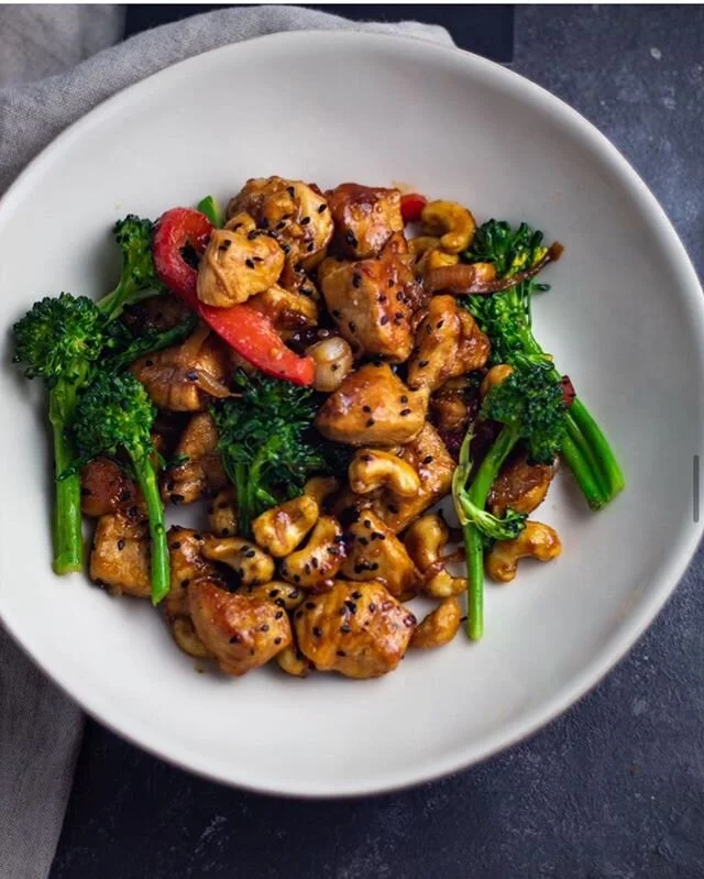 Because you can&rsquo;t go wrong with this cashew chicken. Search &ldquo;cashew chicken&rdquo; on the blog for the recipe. It&rsquo;s a favorite for sure. .
.
.
.
.

#feedfeed #beautifulcuisines #goodmoodfood #saveurmag #mycommontable #thenewhealthy 