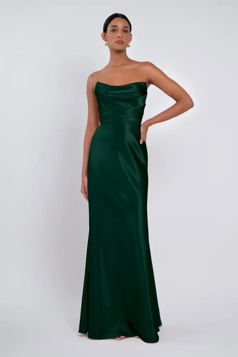 Corinne_emerald_1_jpg_890x.webp