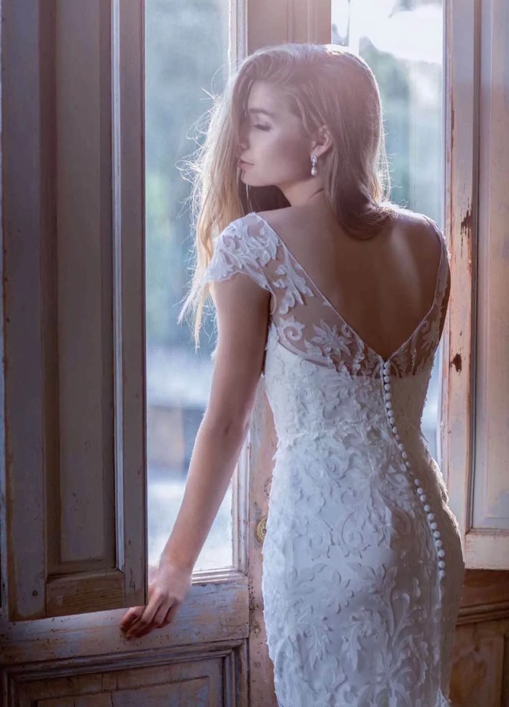 anna_campbell_valencia-pearl_3.jpg
