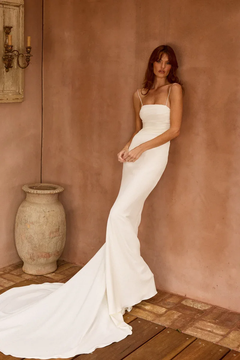 sawyer-reina-wedding-dress-made-with-love-bridal-4_c56e77a8-ff32-443c-b32b-333744f81094.webp