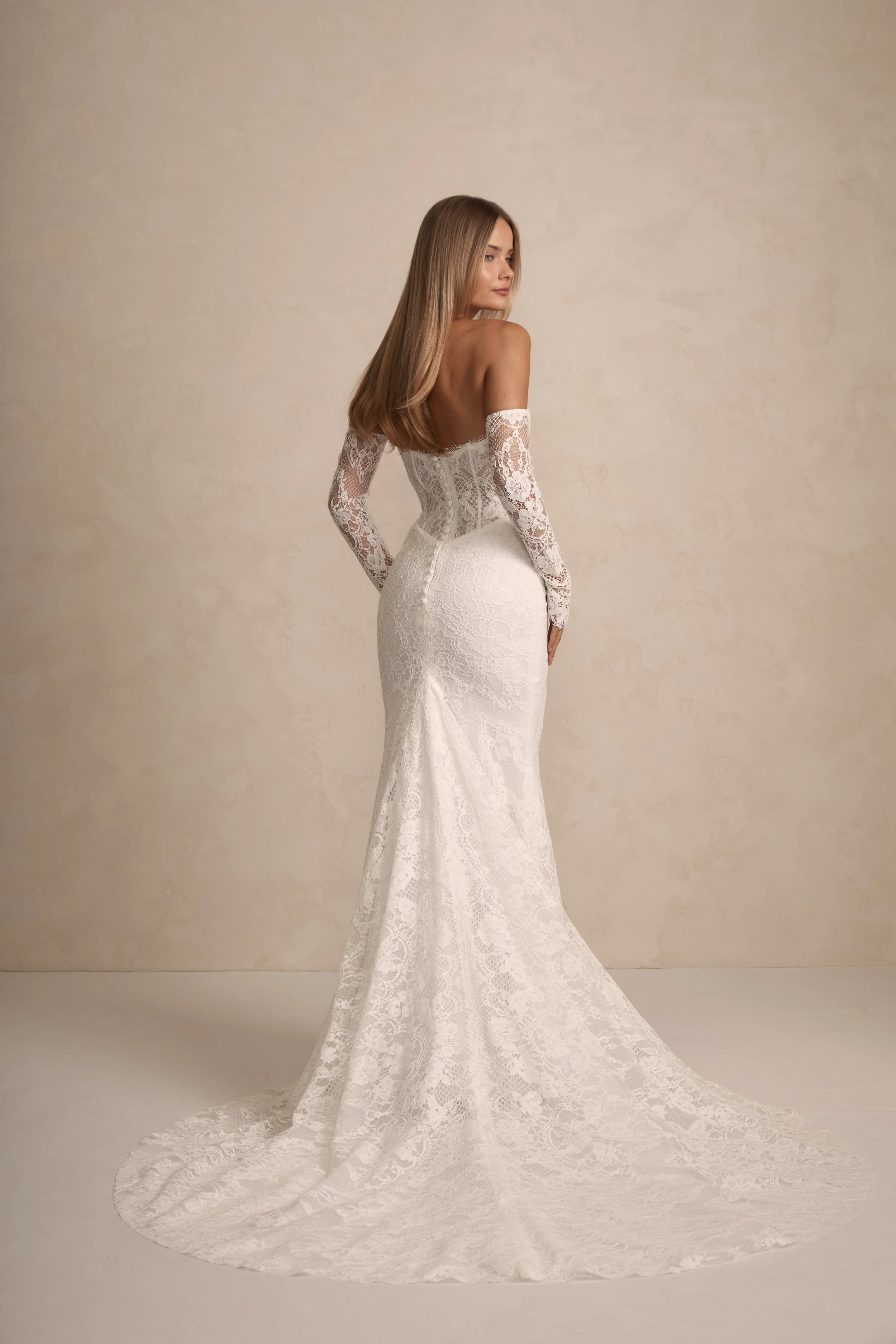winnie-basque-wedding-dress-made-with-love-bridal-taneisha-123.jpg