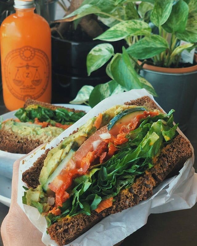 Clean eating without sacrificing flavor! Swing by and grab a Veggie Sandwich and an Aquarius Fresh Cold Pressed Juice!  You will not be disappointed!
📷 credit @healthfulmichelle @theproteindonut
Juiced with @goodnaturepro
#veggie #veggiesandwich #sa