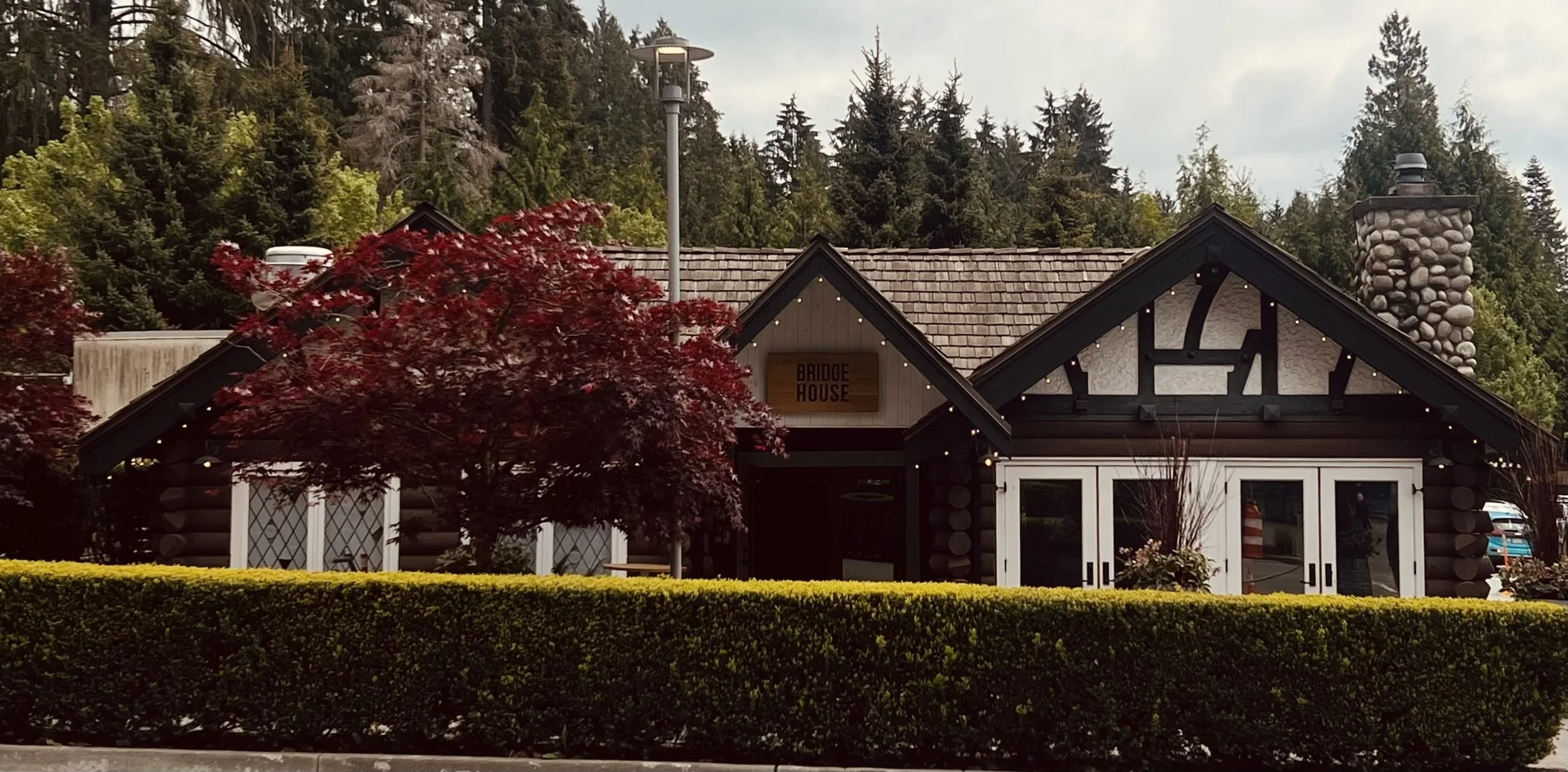  Hobbits, Hauntings and Hot Food