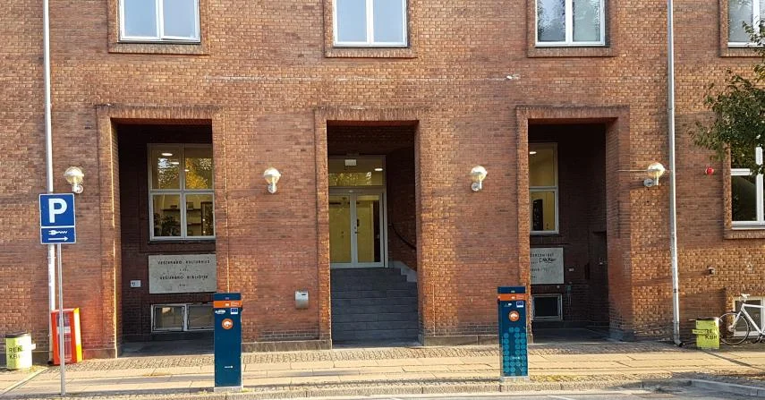 Vesterbro Bib.jpg