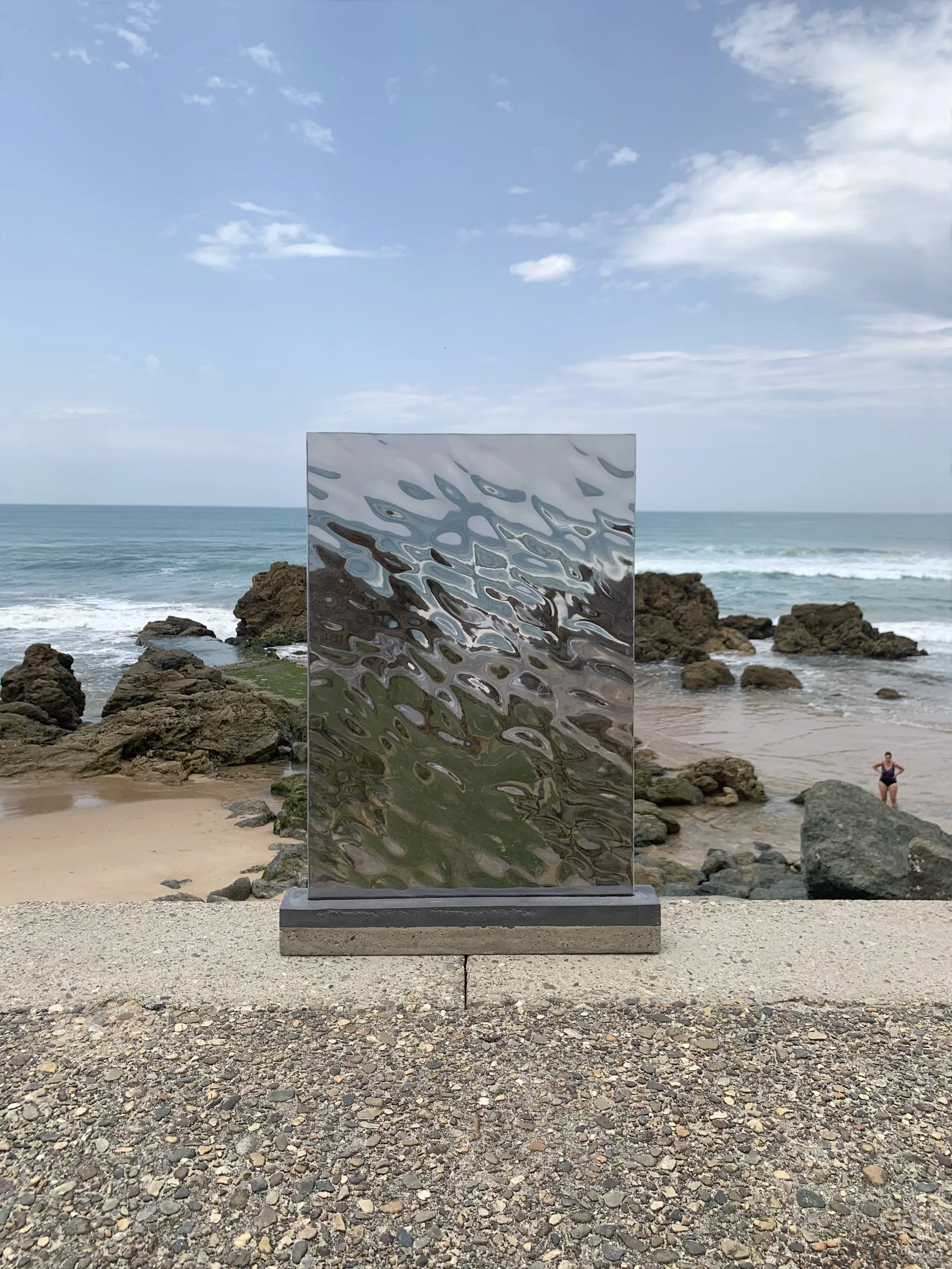 Guillaume Grando, REFLECTION / REFRACTION, resin, 120 x 80 x 2 cm, 2025