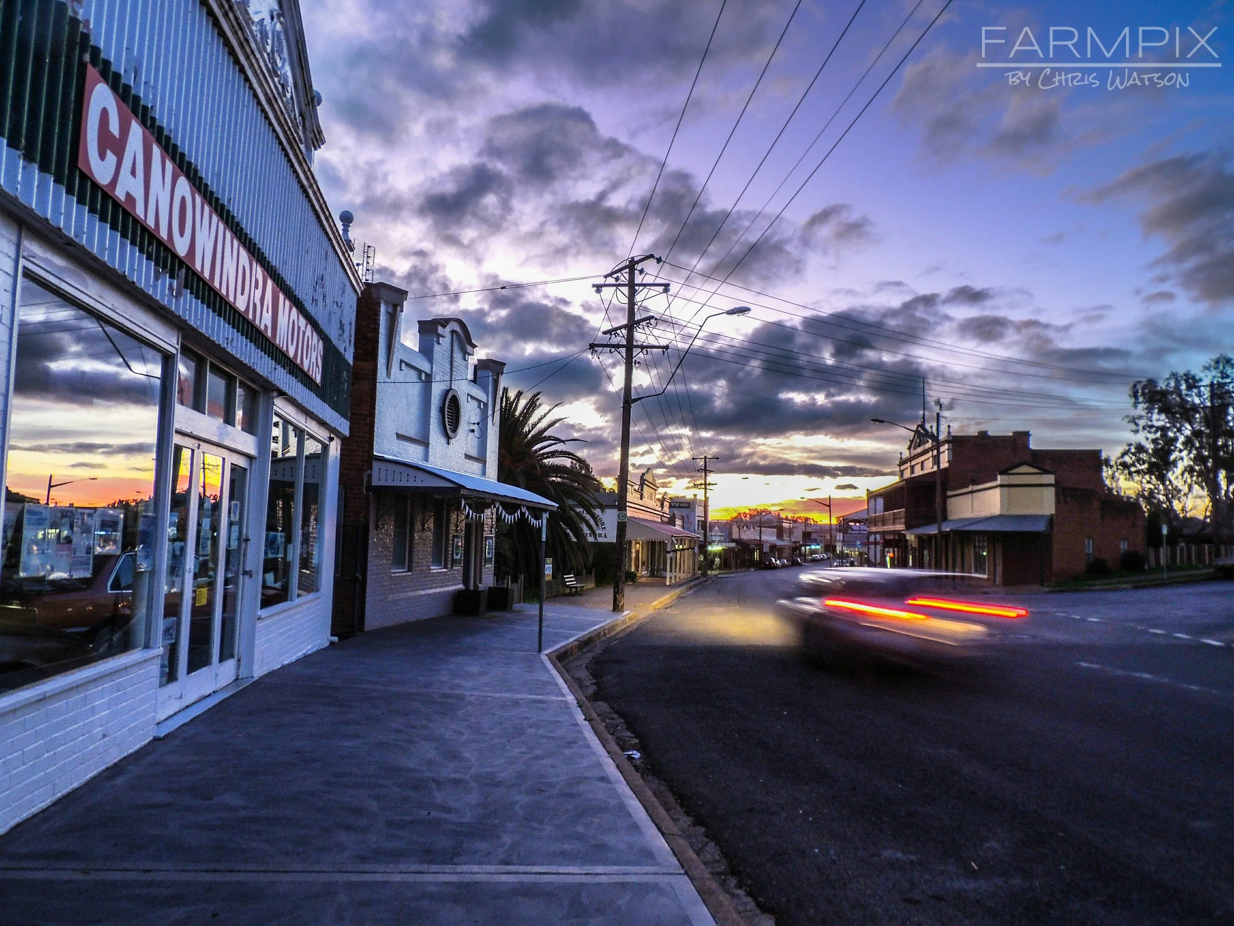 Canowindra motors sunset_wm (1).jpg