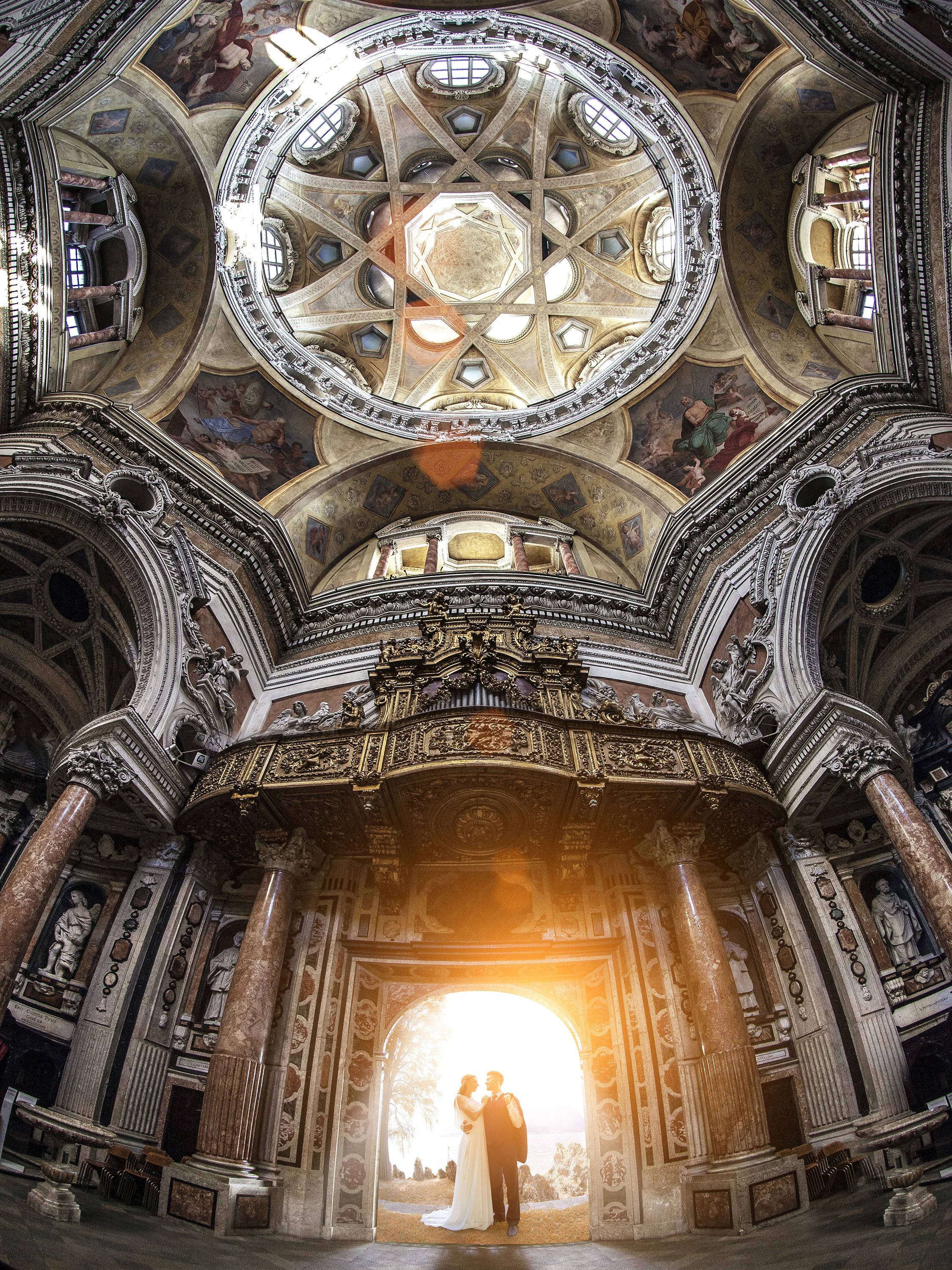 Foto architettura con sposi