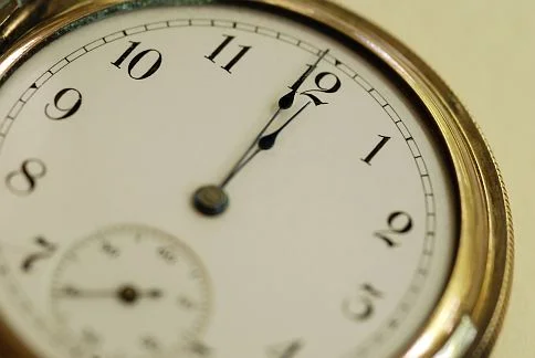 3C No 2 Clock Watcher Twitter.jpg