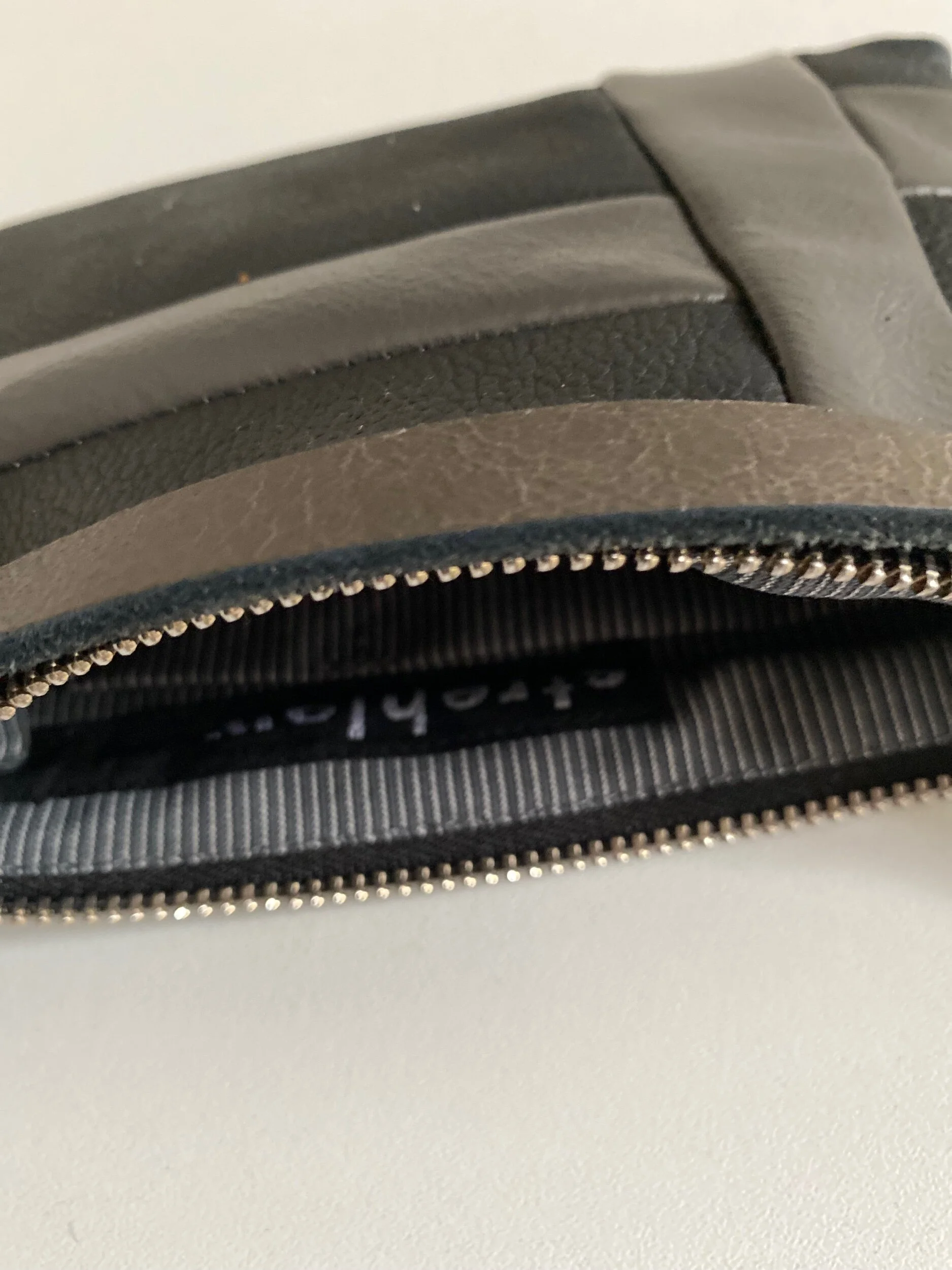 D36F16E2-0EBA-449C-808B-9F2AC4F51BDB