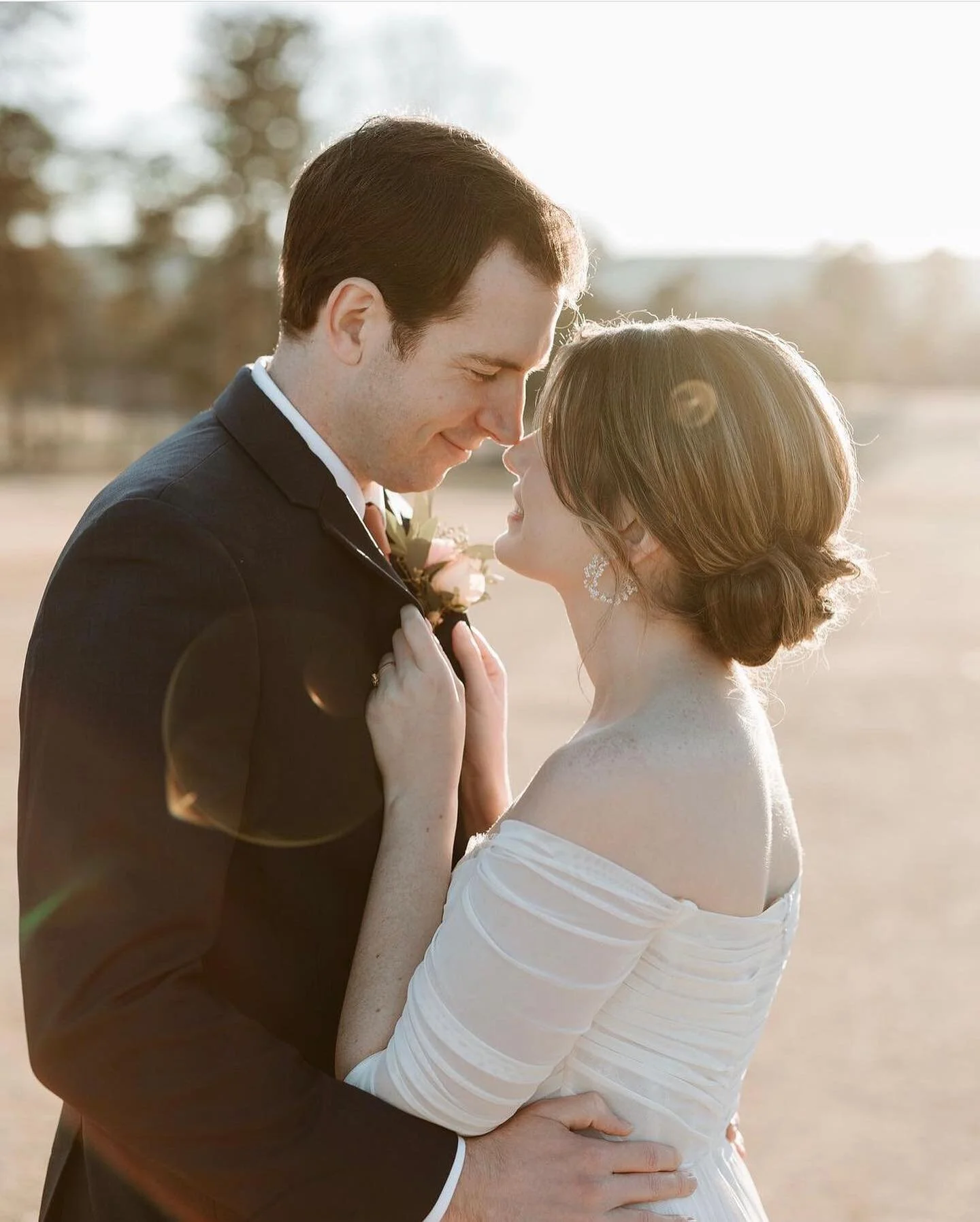 @beautyasylum #beautyasylum @annathestylist #beautyasylum_anna | 📸 @christianreyesphoto 
.
.
.
#statesvillewedding #statesvillehairstylist #christianreyesphotography #damascusbaptistchurch