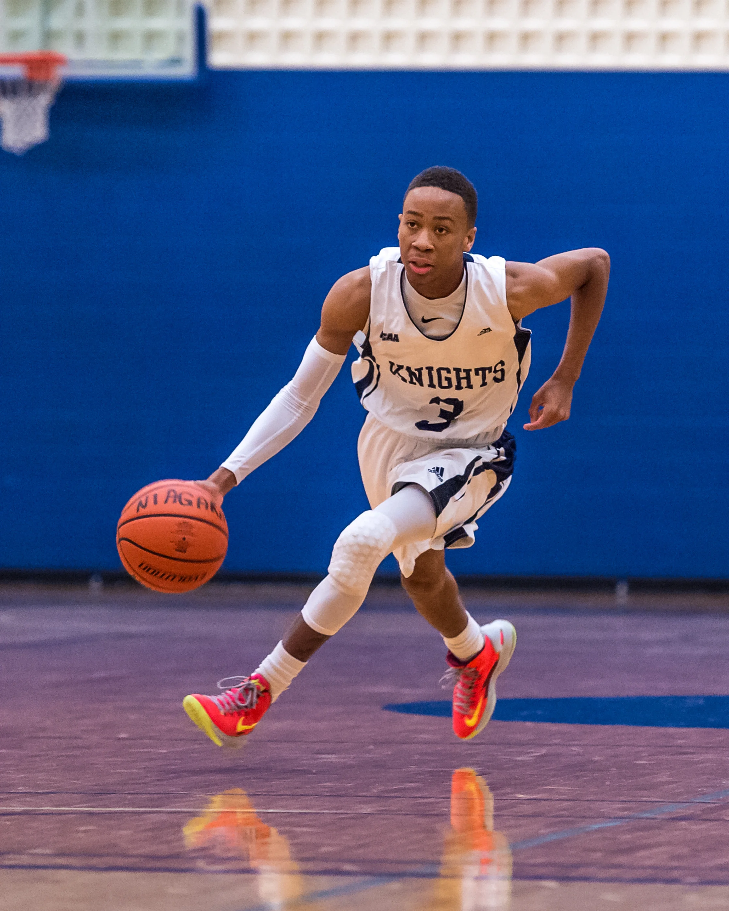 1819OCAA866_Knights_Hawks.jpg