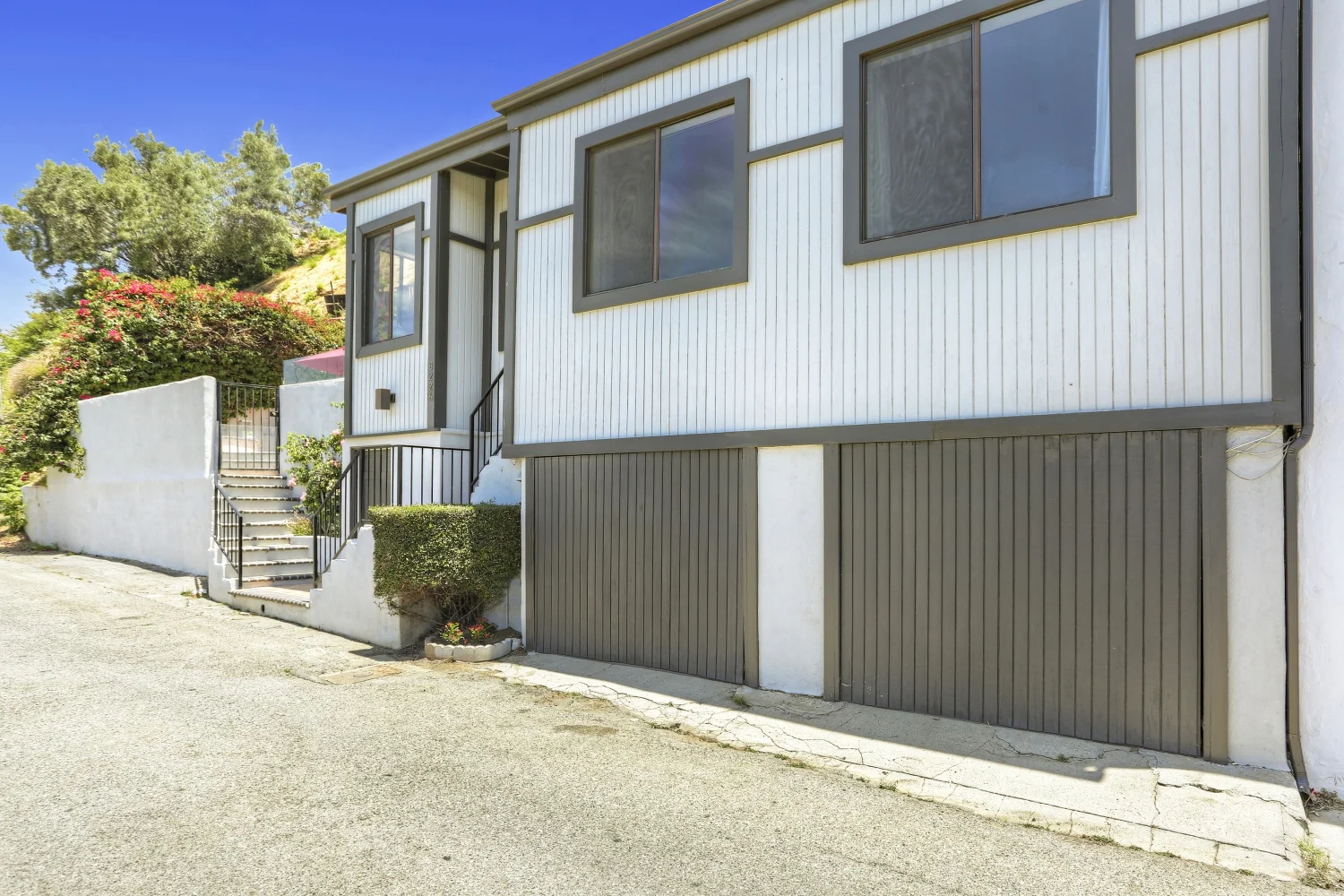 8226 MANNIX DR