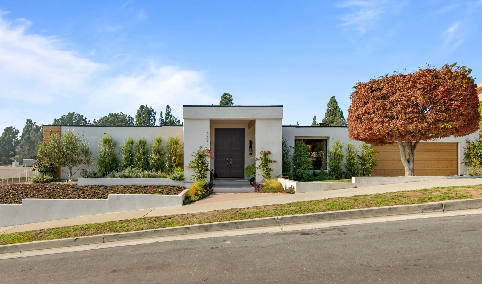 2271 N Hobart Blvd-4 (2).jpg