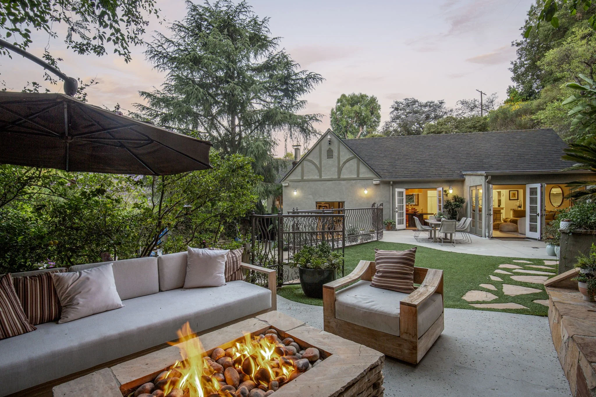 17-web-or-mls-2111 Kress St by Pierre Galant-17.jpg