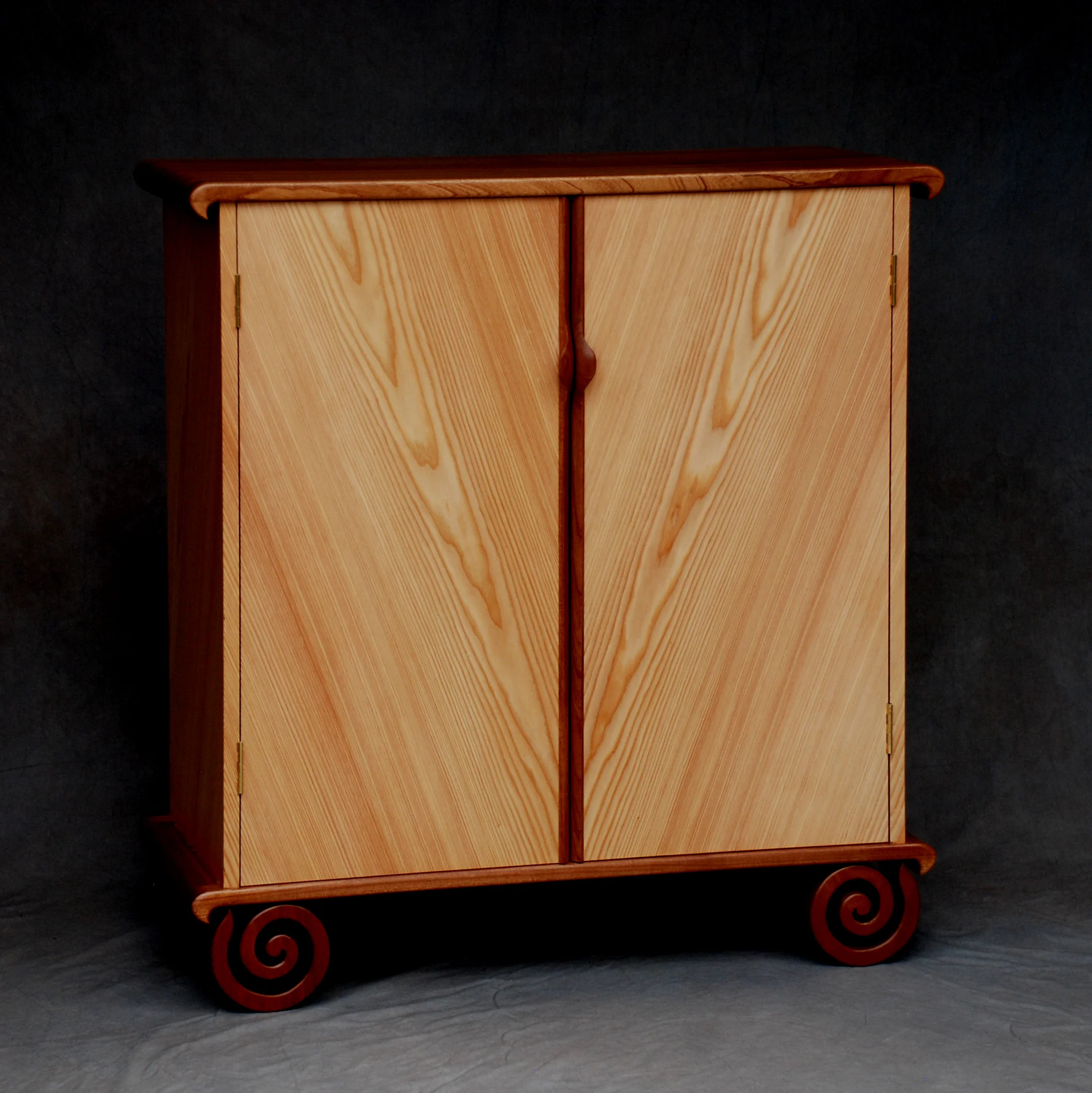 Scroll Cabinet