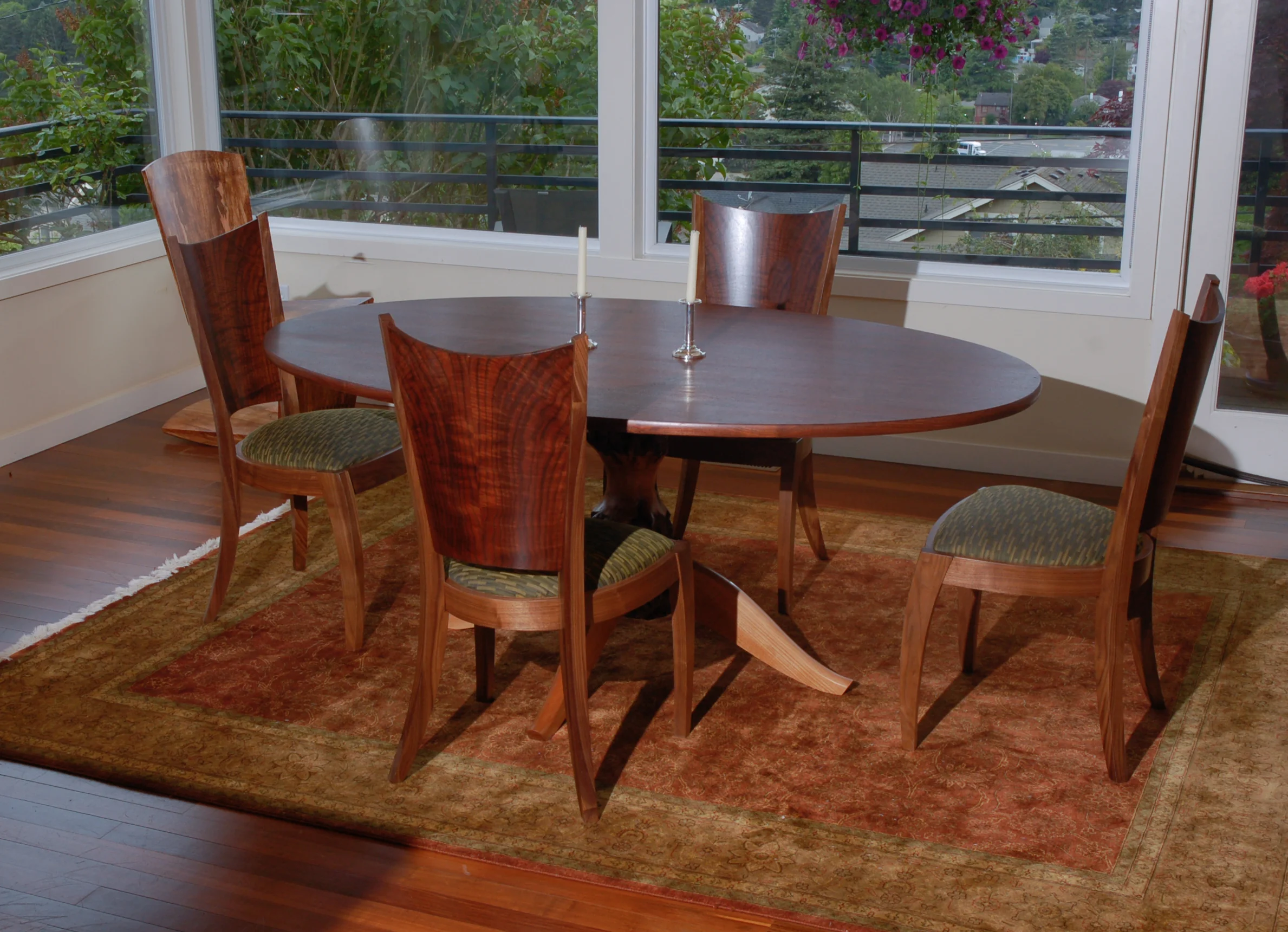 Hip Hobbit Table