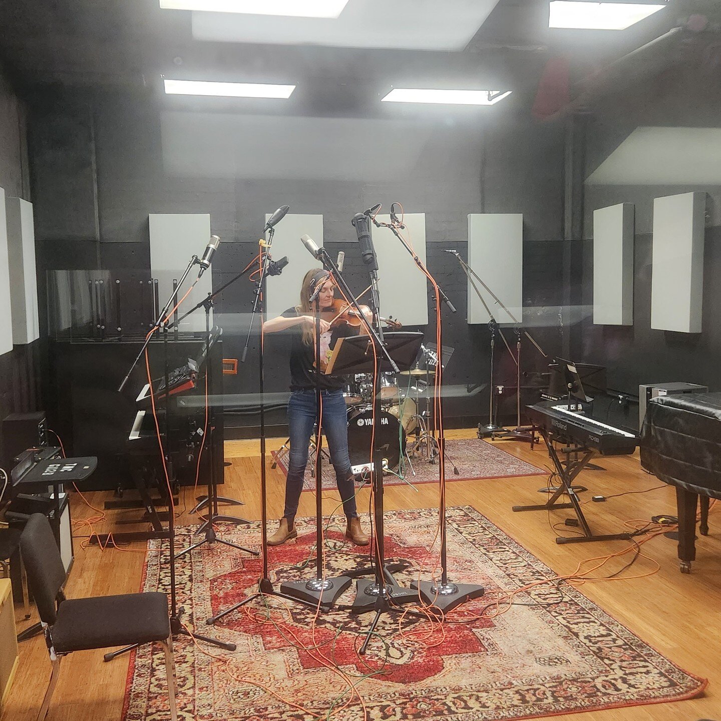 surrounded by a murmur of mics. 
mic shoot out for @christianseessound and his awesome @uscthornton class. 

Thanks to @ashleymfulton for fantastic session captaining and Christian for the pic.