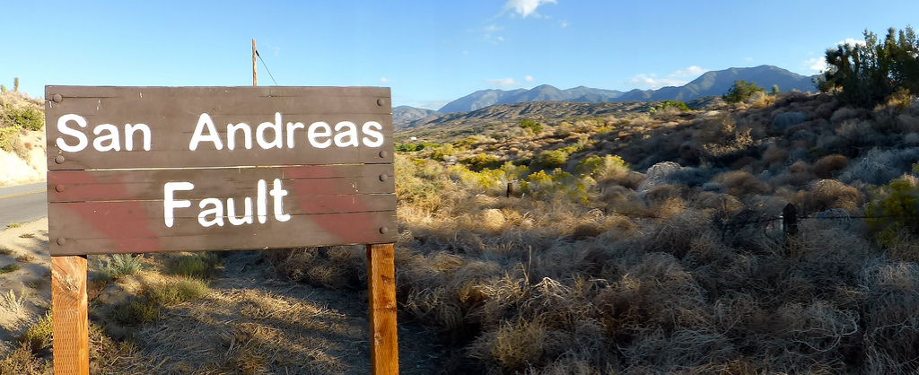 Creeps and starts on the San Andreas fault